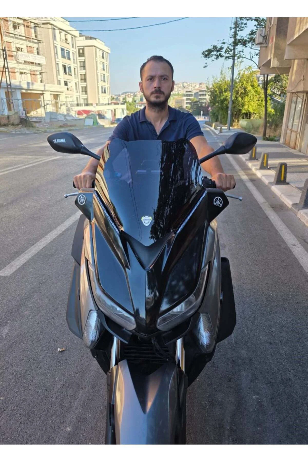 Yamaha Xmax Ön Cam 2014-2017 Model 36cm Siyah Renkli 4mm SPORTİF