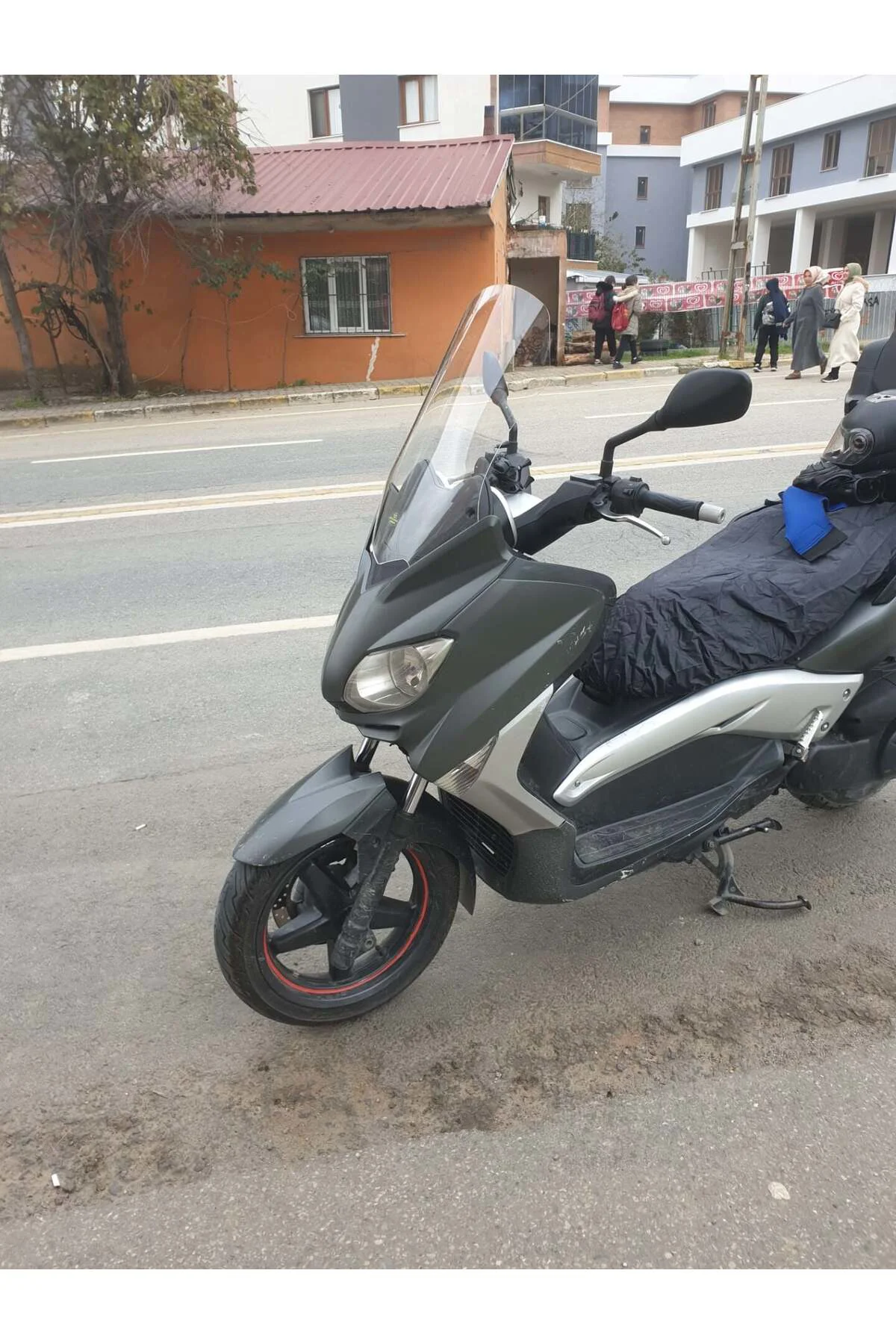 Yamaha Xmax Ön Cam 2011-2013 Model 55cm Şeffaf Renkli 4mm