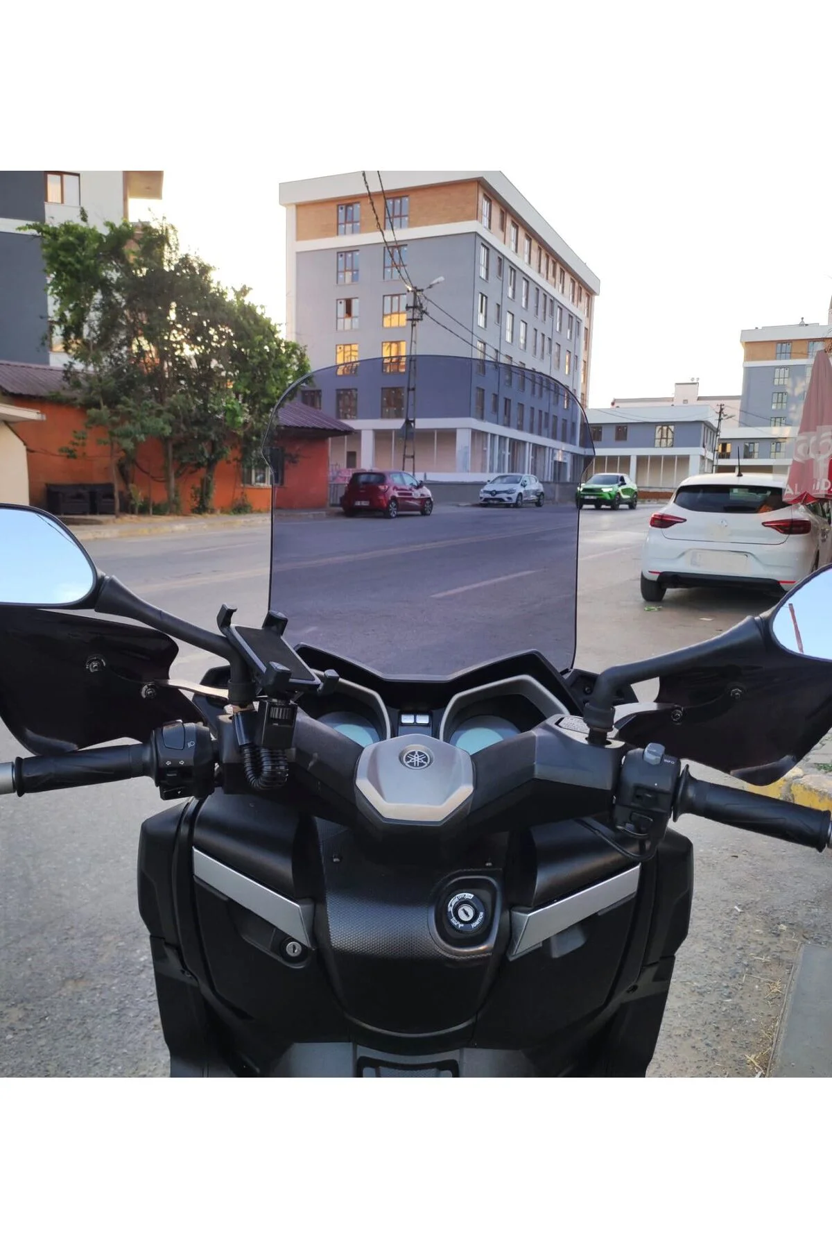 Yamaha Xmax Ön Cam 2014-2017 Model 58cm Füme Renkli 4mm