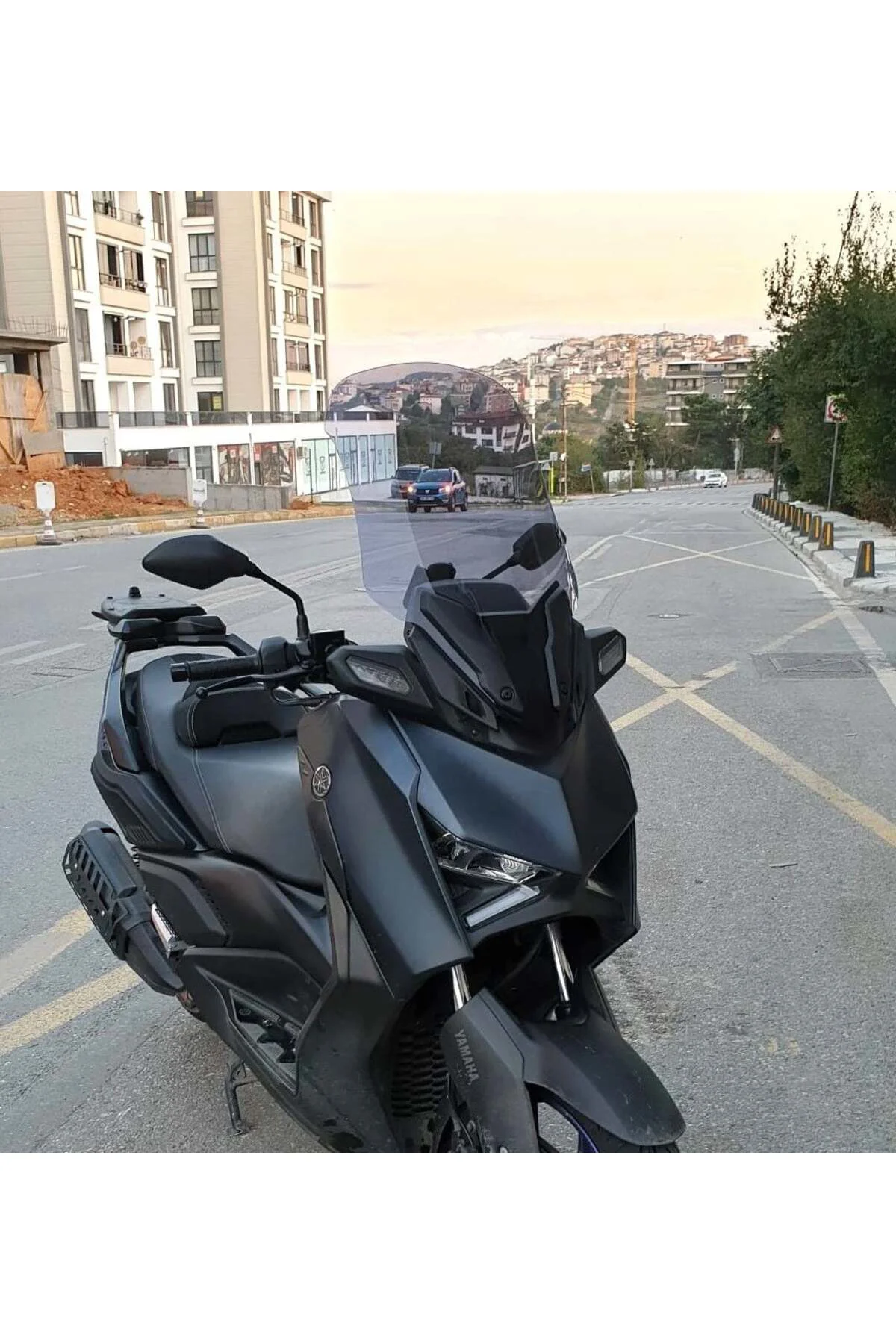Yamaha Xmax Ön Cam 2023-2026 Model 65cm Füme Renkli 4mm