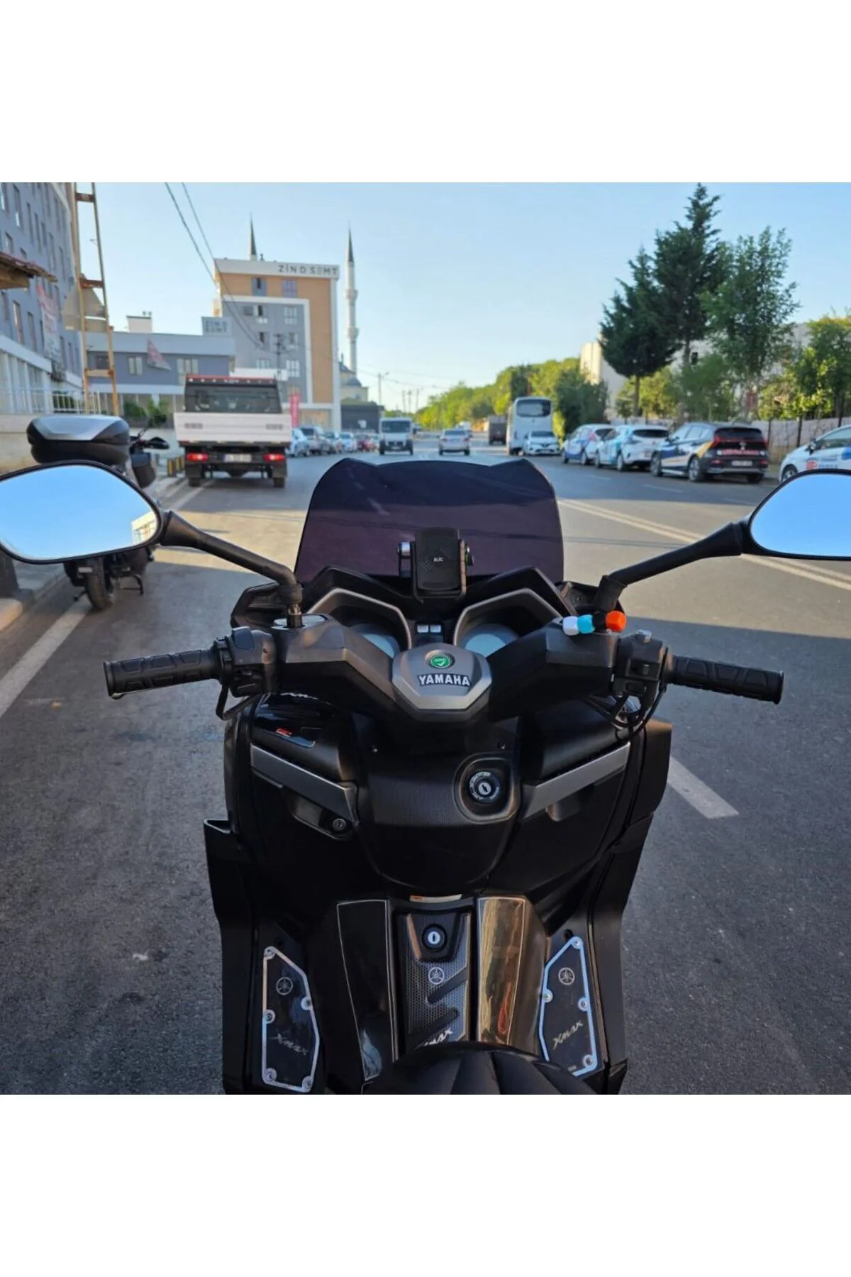 Yamaha Xmax Ön Cam 2014-2017 Model 36cm Siyah Renkli 4mm SPORTİF