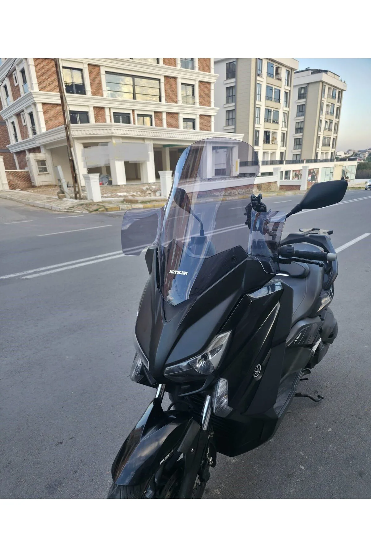 Yamaha Xmax Ön Cam 2014-2017 Model 59cm Füme Renkli 4mm ELCİKLİ