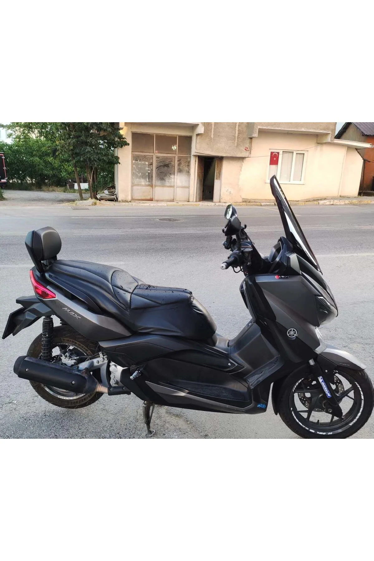 Yamaha Xmax Ön Cam 2014-2017 Model 58cm Siyah Renkli 4mm