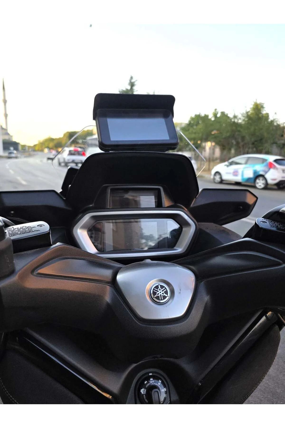 Yamaha Xmax Ön Cam 2023-2026 Model 36cm Şeffaf Renkli 4mm SPORTİF