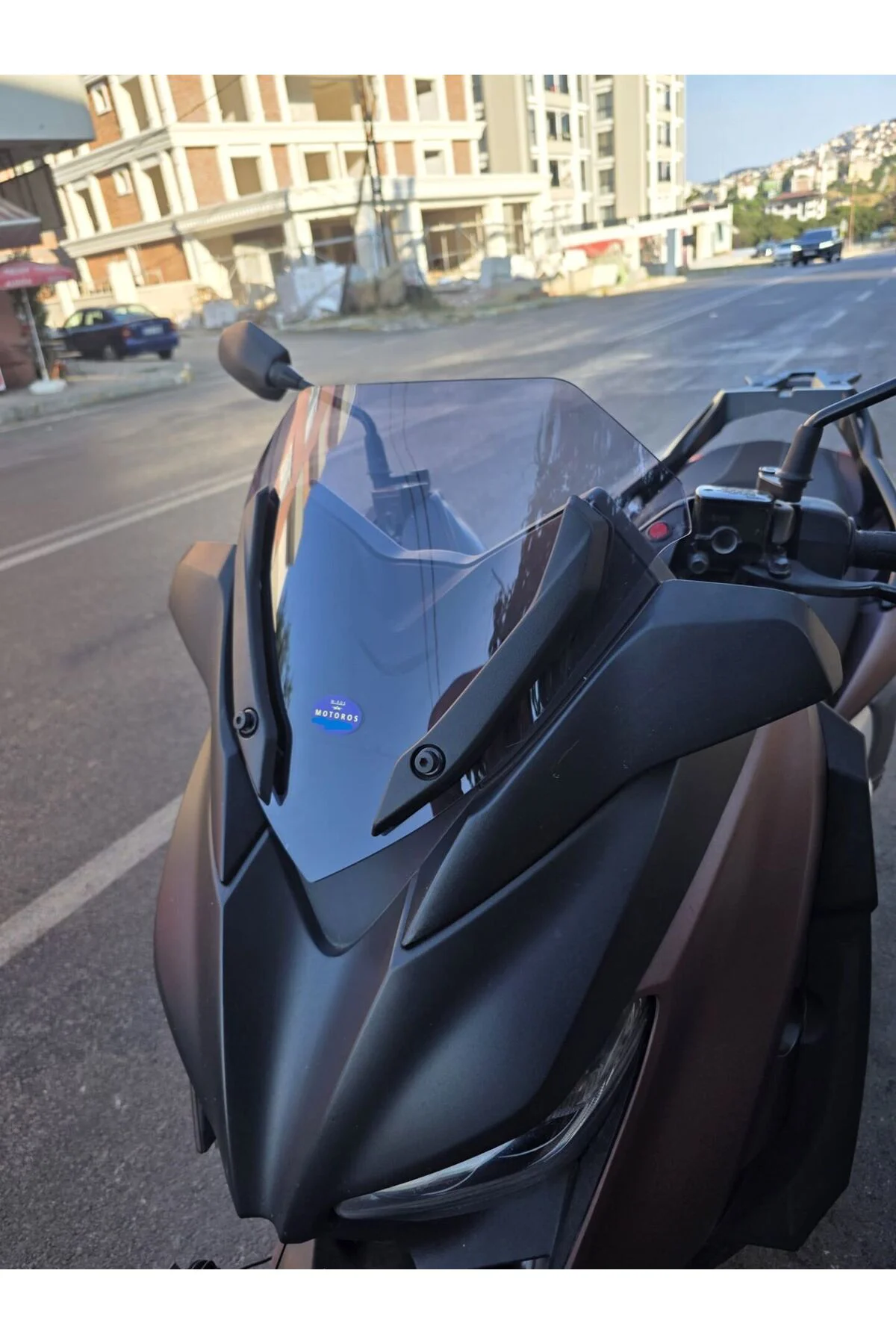 Yamaha Xmax Ön Cam 2018-2022 Model 36cm Füme Renkli 4mm SPORTİF