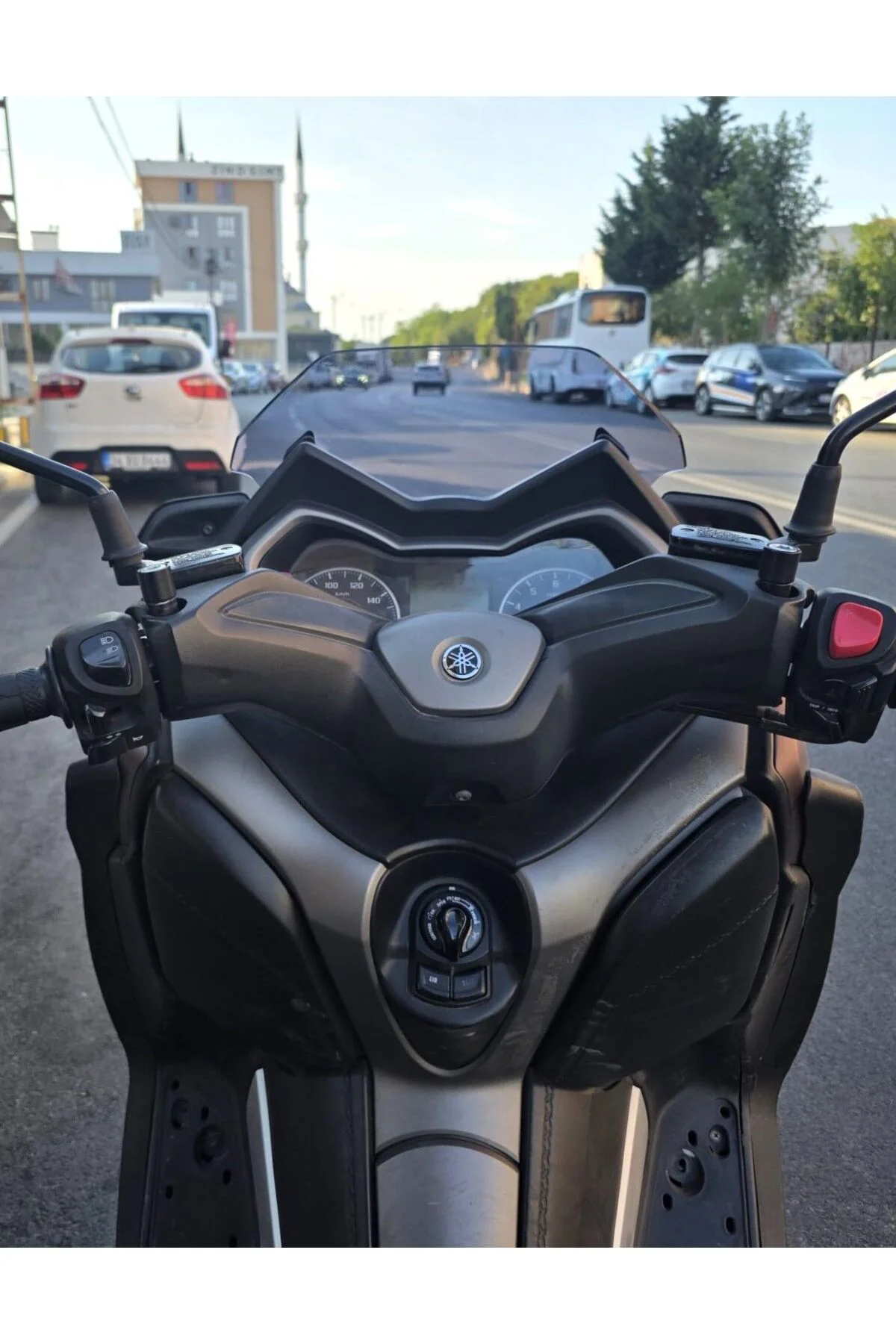 Yamaha Xmax Ön Cam 2018-2022 Model 36cm Füme Renkli 4mm SPORTİF