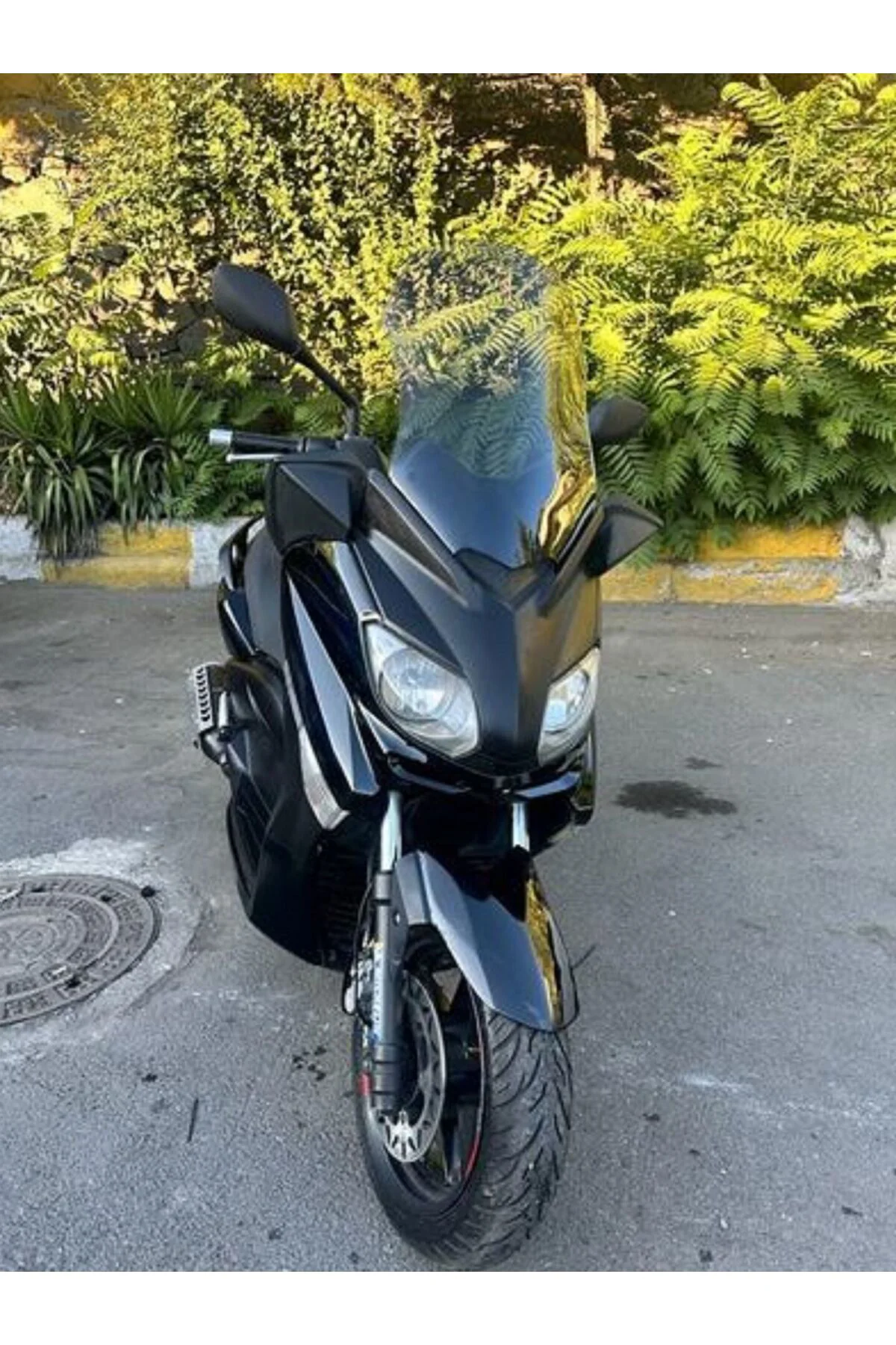 Yamaha Xmax Ön Cam 2011-2013 Model 55cm Füme Renkli 4mm