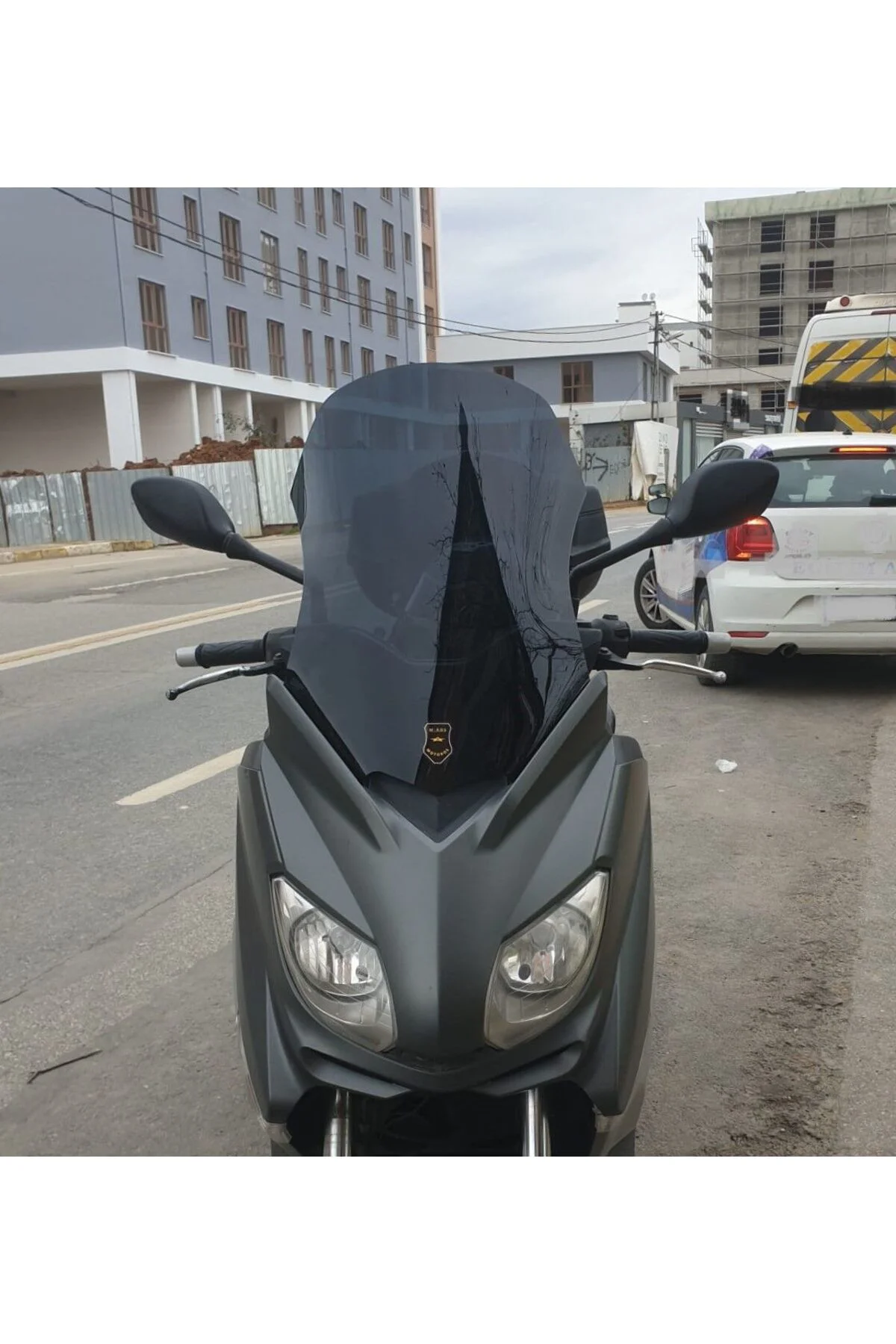 Yamaha Xmax Ön Cam 2011-2013 Model 55cm Siyah Renkli 4mm