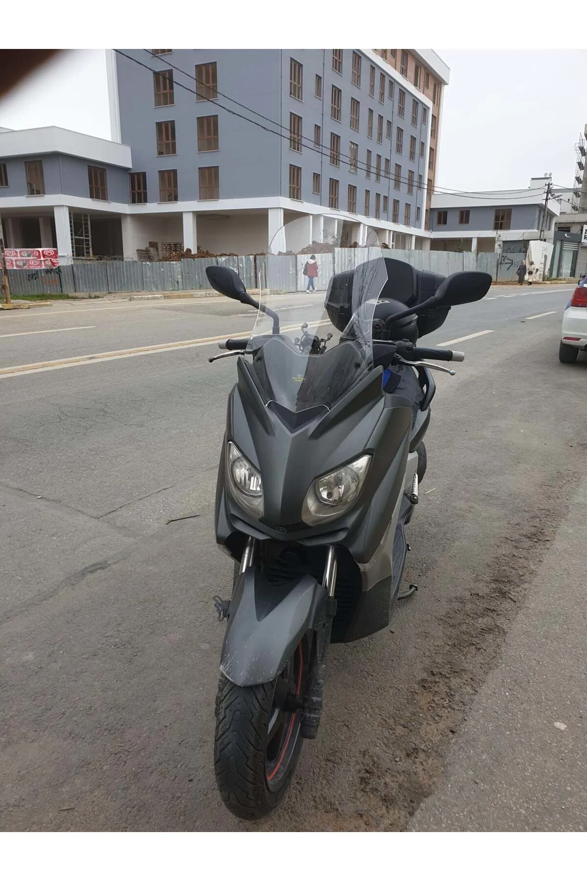 Yamaha Xmax Ön Cam 2011-2013 Model 55cm Şeffaf Renkli 4mm
