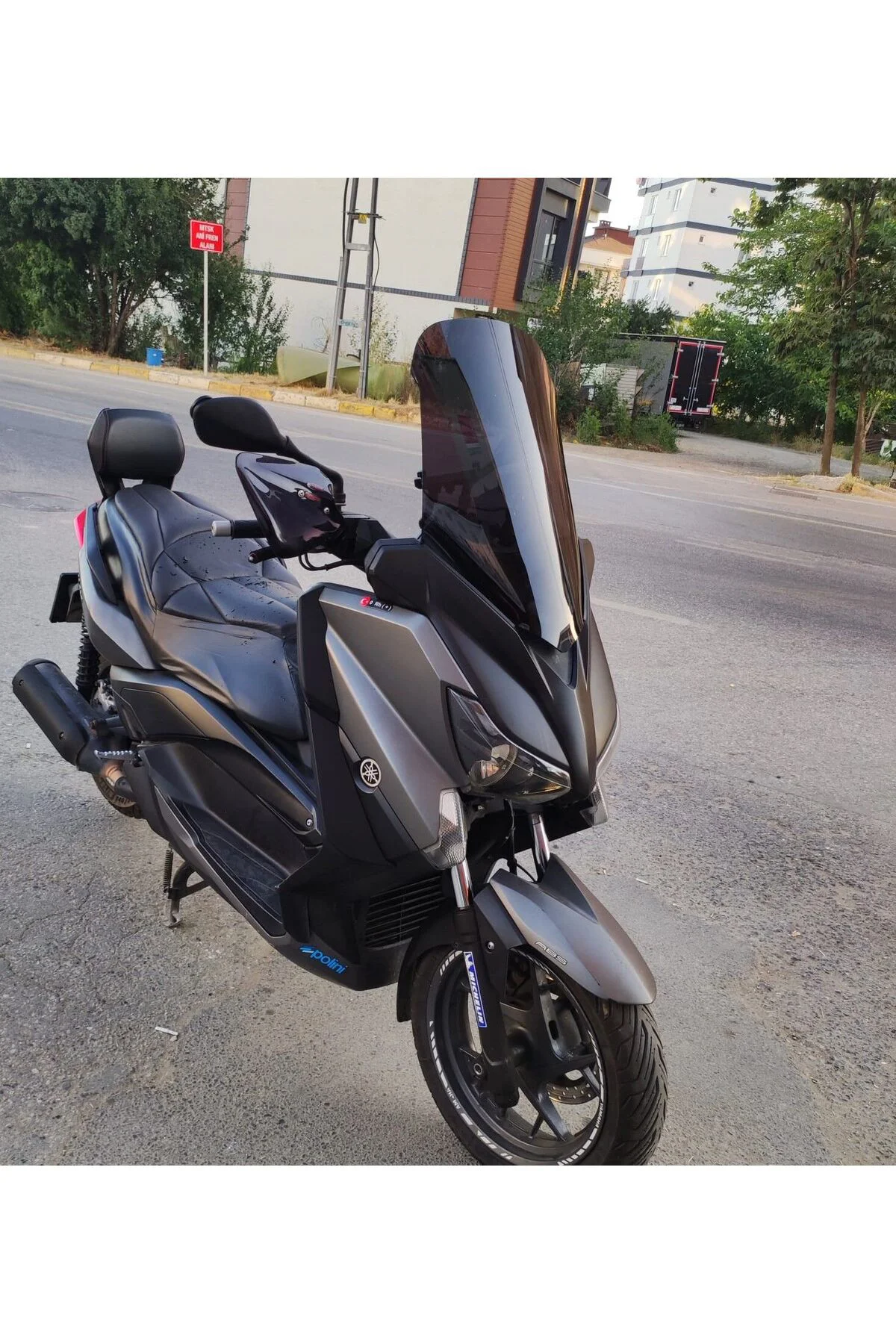 Yamaha Xmax Ön Cam 2014-2017 Model 58cm Siyah Renkli 4mm