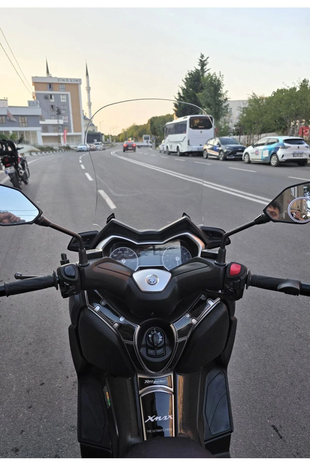 Yamaha Xmax Ön Cam 2018-2022 Model 65cm Şeffaf Renkli 4mm