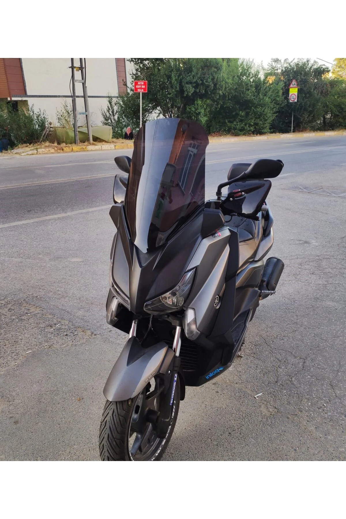 Yamaha Xmax Ön Cam 2014-2017 Model 58cm Siyah Renkli 4mm