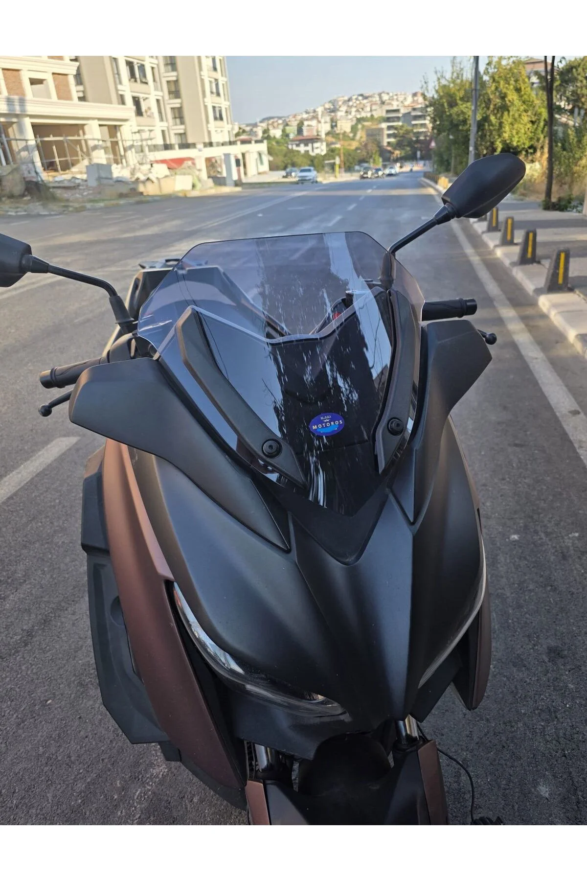 Yamaha Xmax Ön Cam 2018-2022 Model 36cm Füme Renkli 4mm SPORTİF