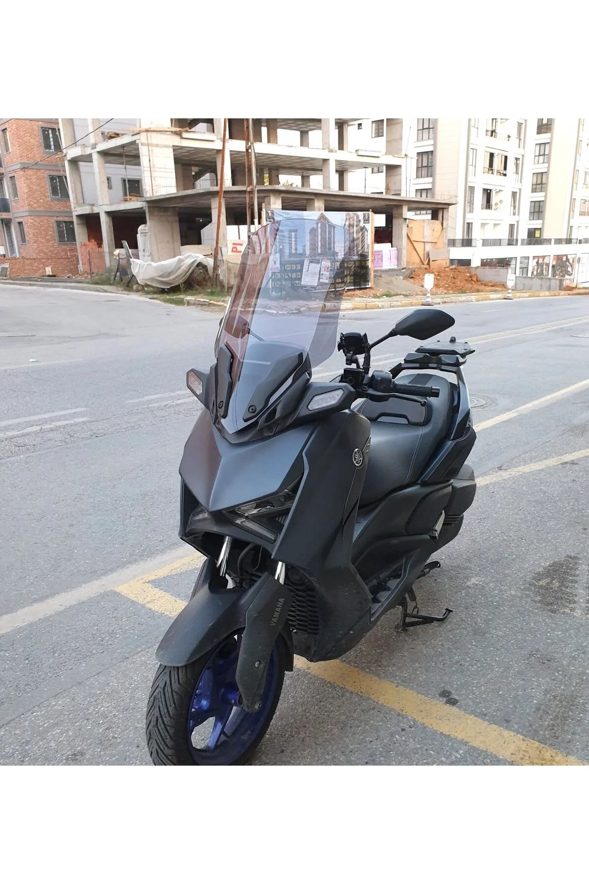 Yamaha Xmax Ön Cam 2023-2026 Model 65cm Füme Renkli 4mm