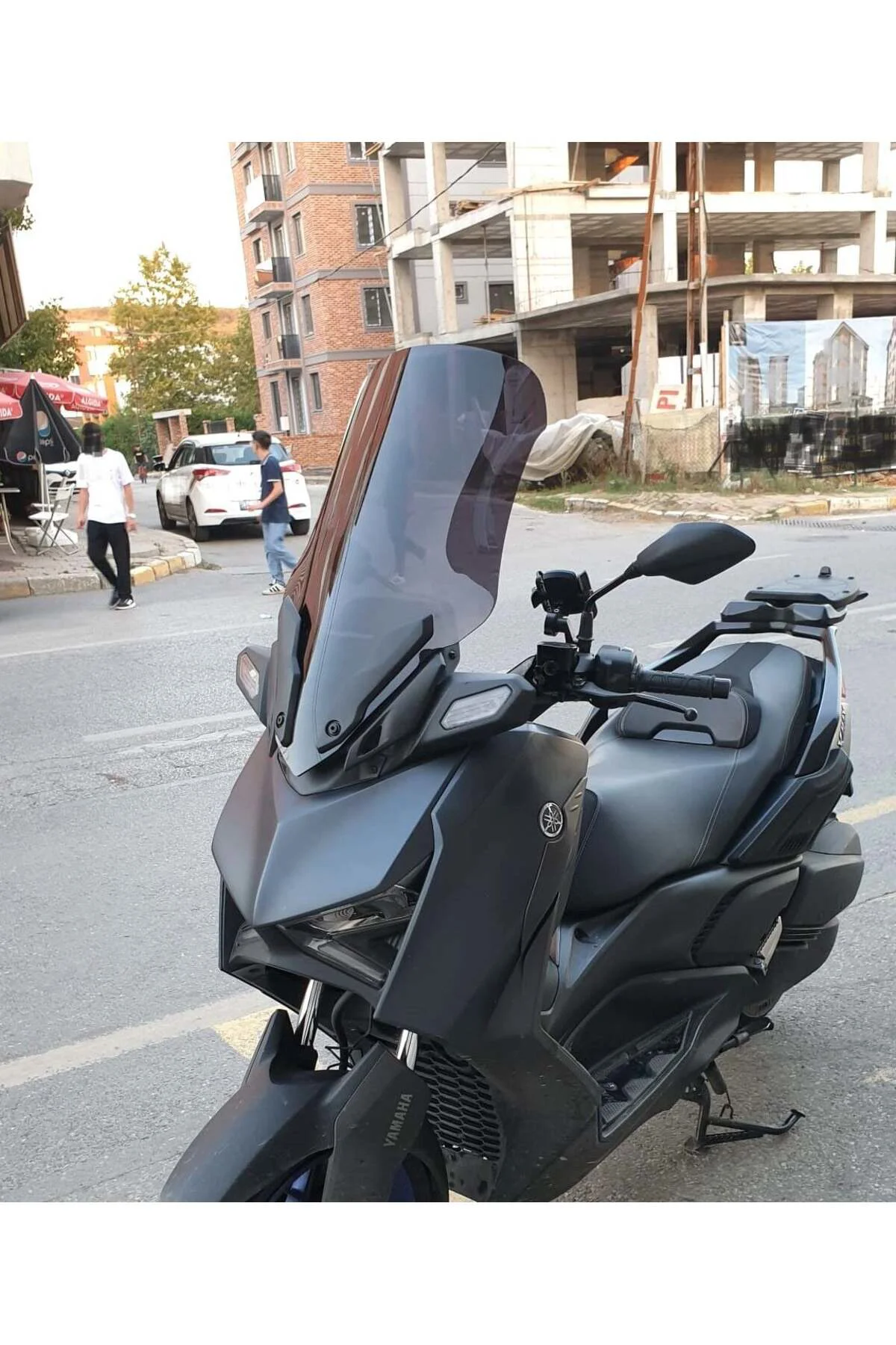 Yamaha Xmax Ön Cam 2023-2026 Model 65cm Siyah Renkli 4mm