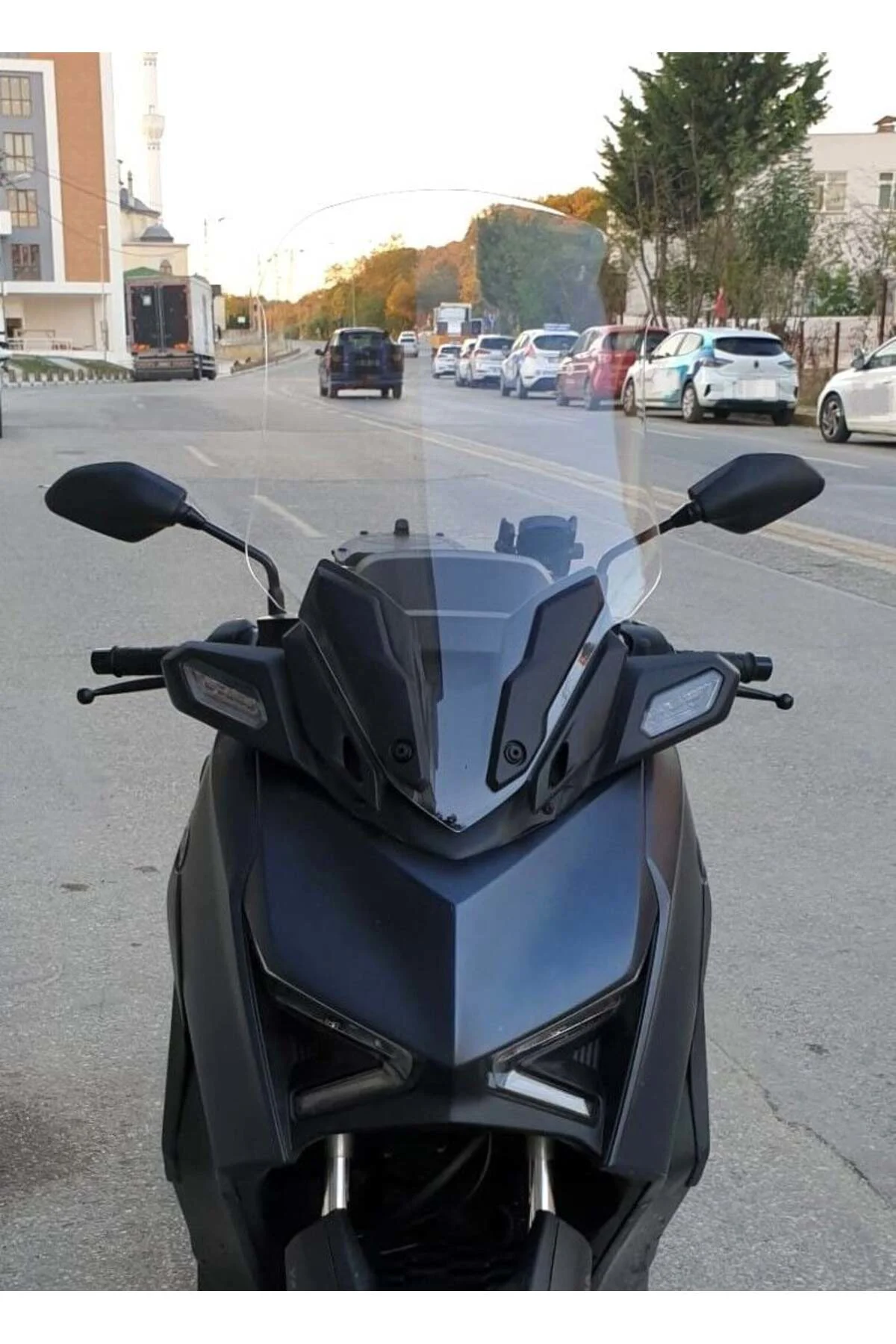 Yamaha Xmax Ön Cam 2023-2026 Model 65cm Şeffaf Renkli 4mm