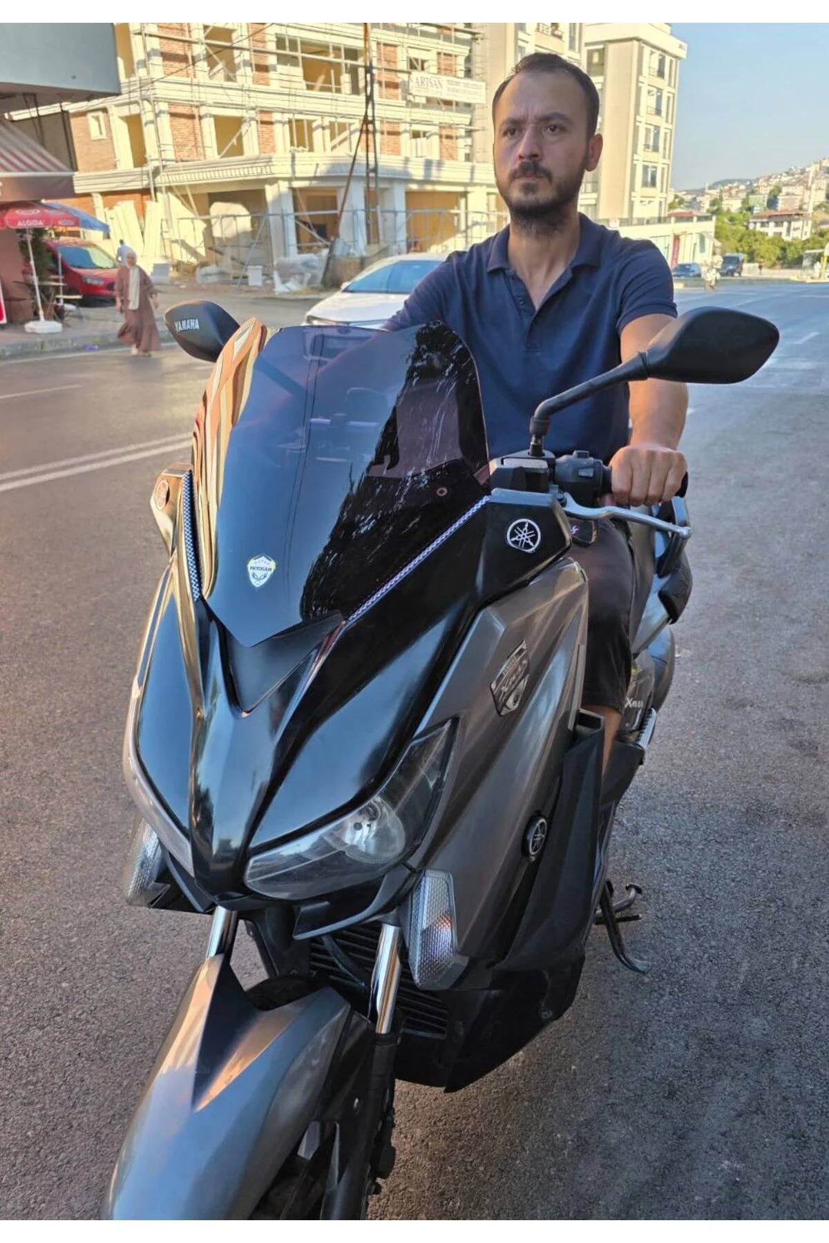 Yamaha Xmax Ön Cam 2014-2017 Model 36cm Siyah Renkli 4mm SPORTİF