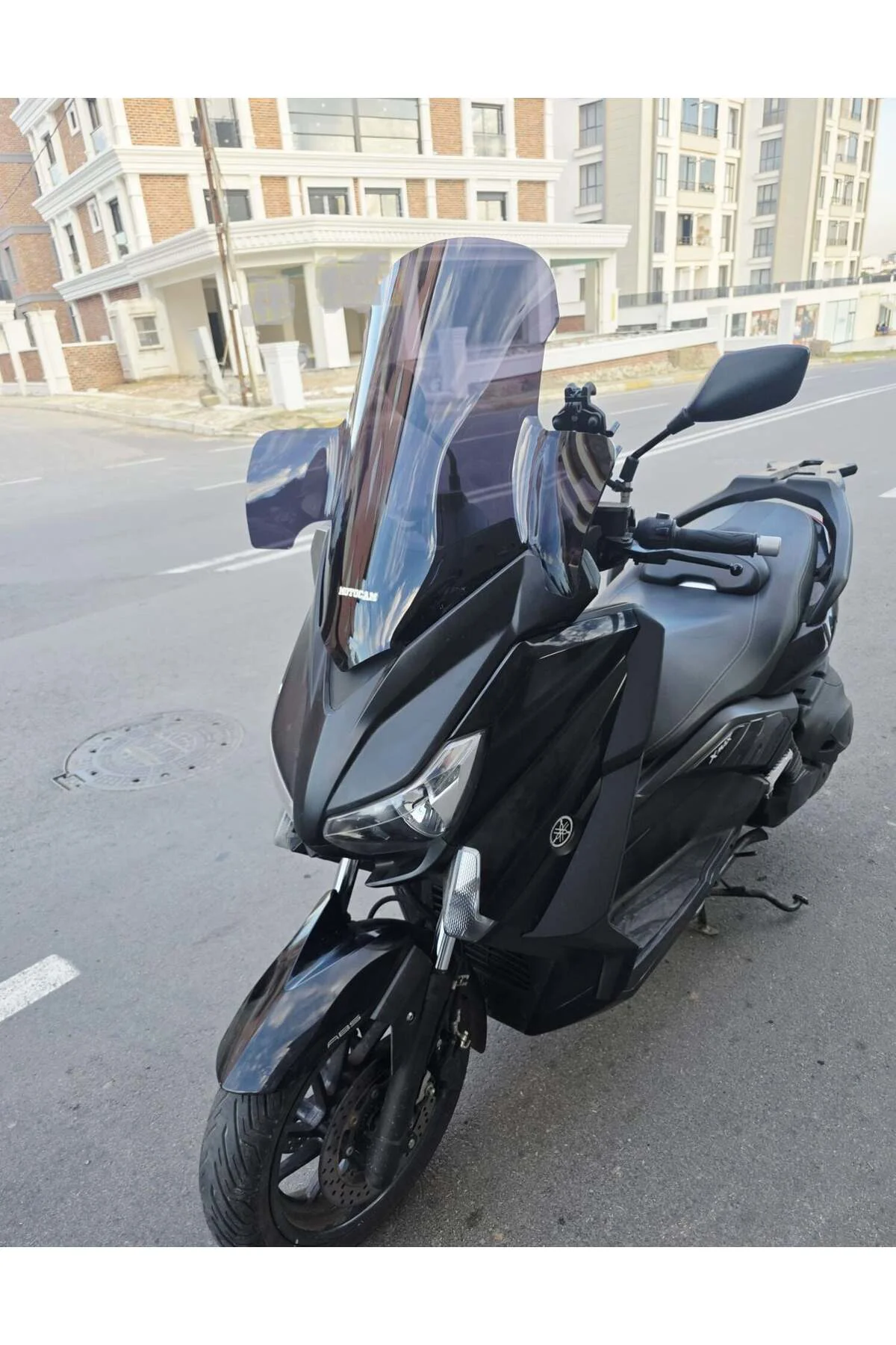 Yamaha Xmax Ön Cam 2014-2017 Model 59cm Siyah Renkli 4mm ELCİKLİ