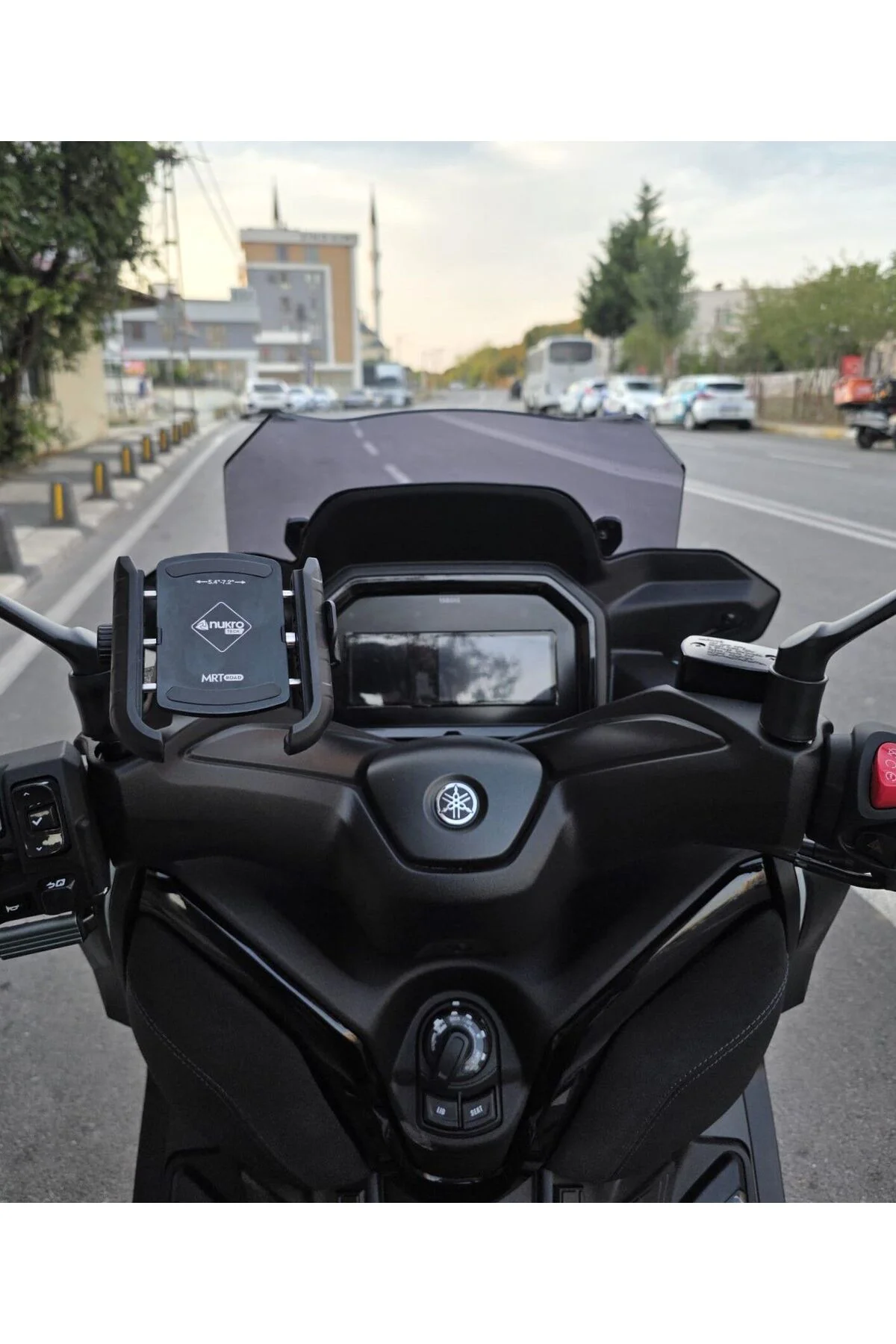 Yamaha Xmax Techmax Ön Cam 2025-2026 Model 39cm Füme Renkli 4mm A