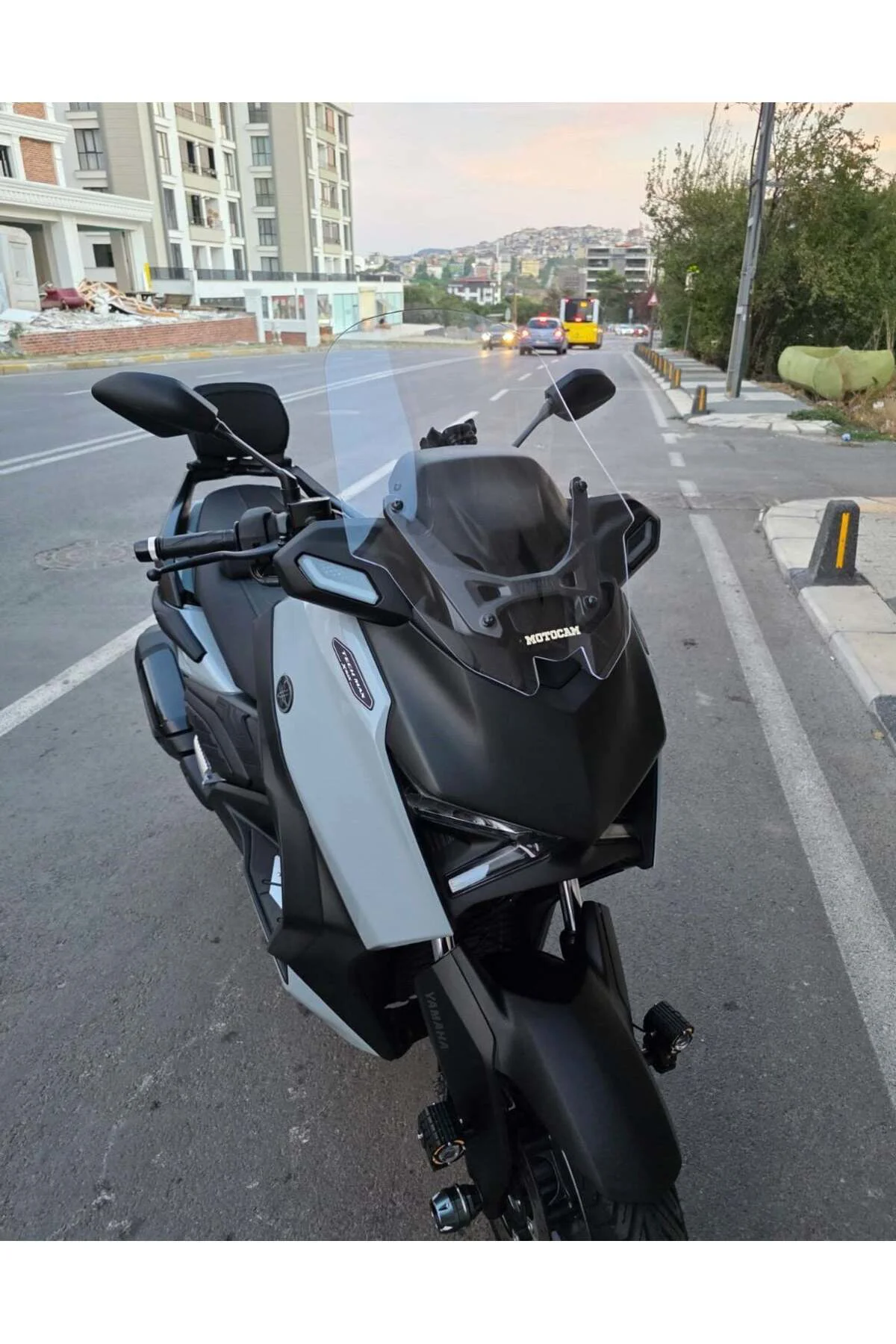 Yamaha Xmax Techmax Ön Cam 2025-2026 Model 52cm Şeffaf Renkli 4mm