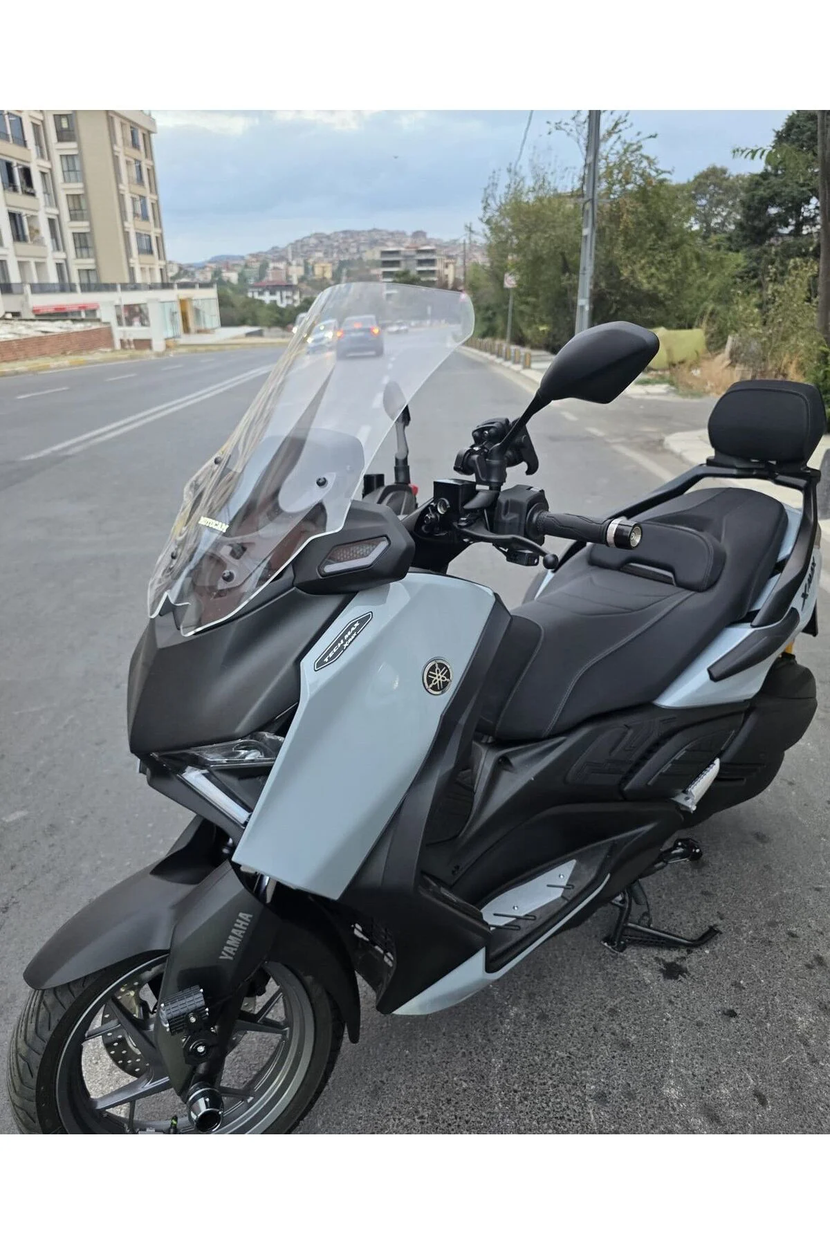 Yamaha Xmax Techmax Ön Cam 2025-2026 Model 63cm Şeffaf Renkli 4mm