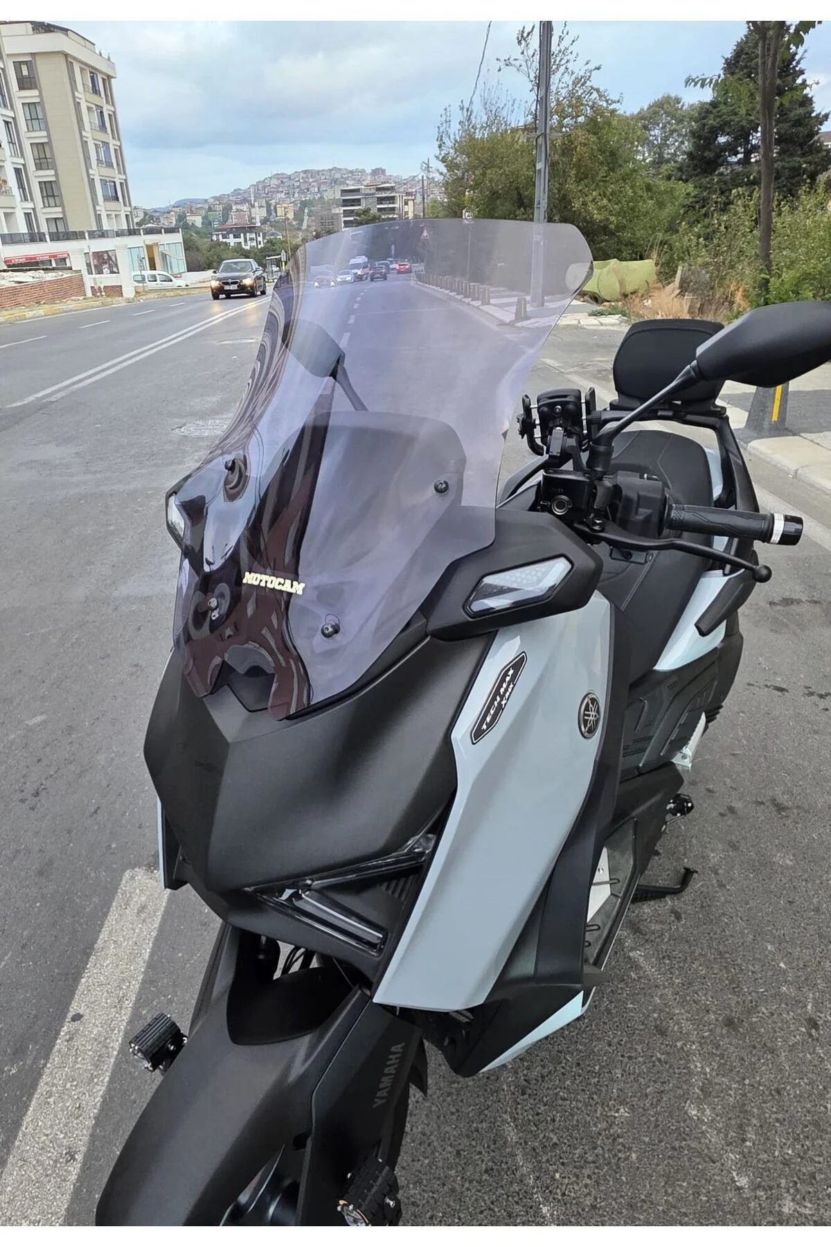 Yamaha Xmax Techmax Ön Cam 2025-2026 Model 63cm Füme Renkli 4mm A