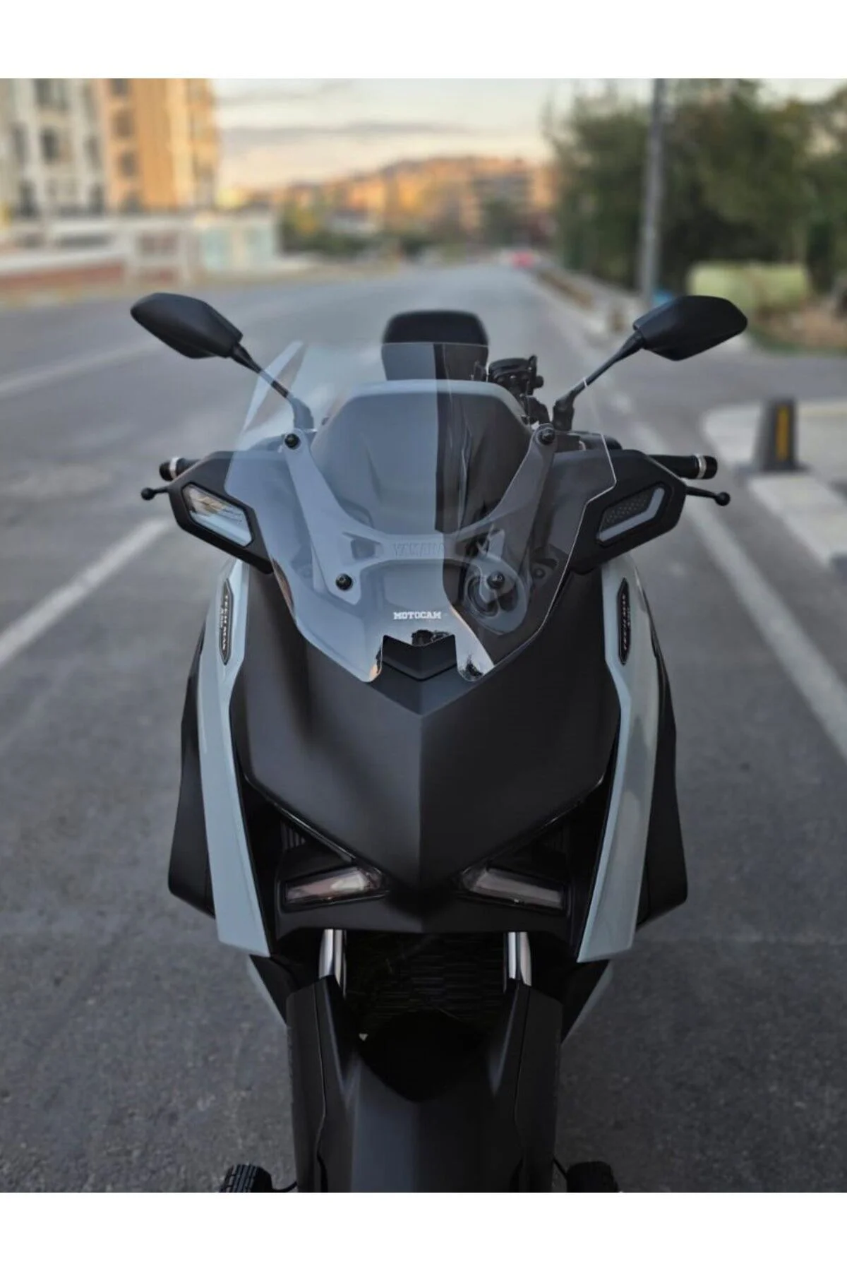 Yamaha Xmax Techmax Ön Cam 2025-2026 Model 39cm Şeffaf Renkli 4mm