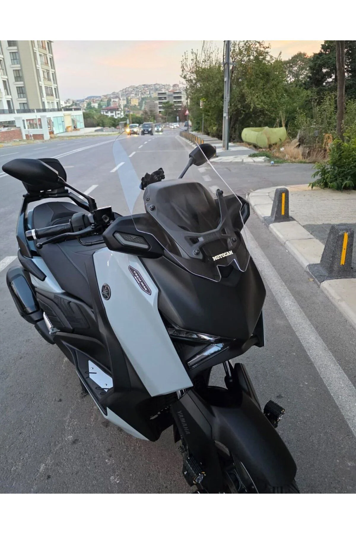 Yamaha Xmax Techmax Ön Cam 2025-2026 Model 52cm Şeffaf Renkli 4mm