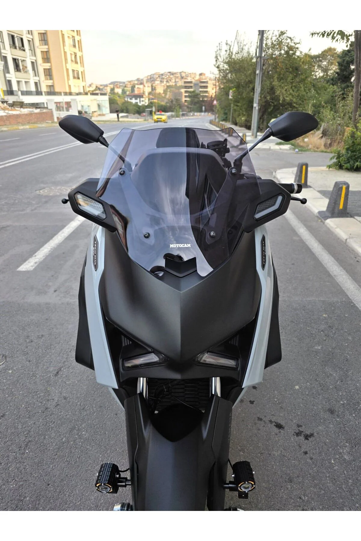 Yamaha Xmax Techmax Ön Cam 2025-2026 Model 39cm Füme Renkli 4mm A
