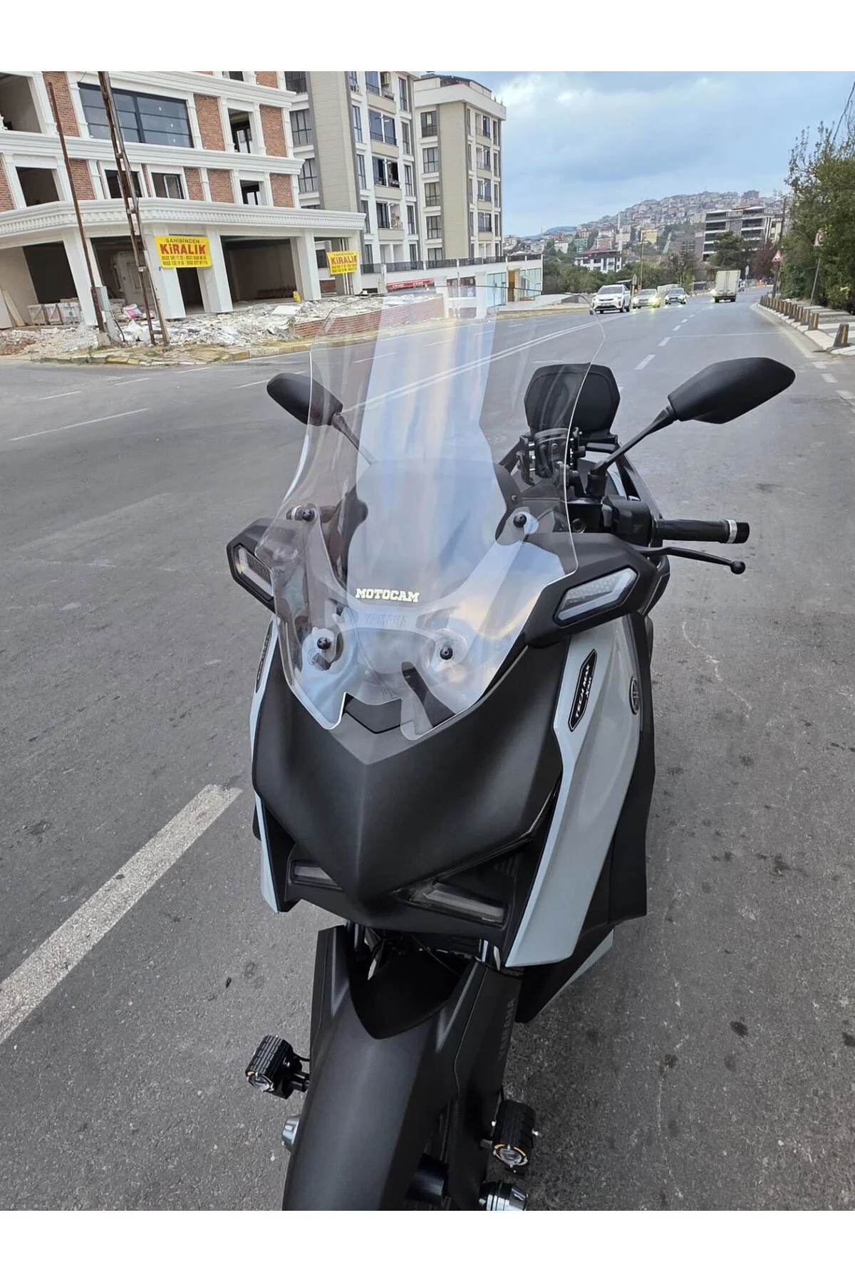 Yamaha Xmax Techmax Ön Cam 2025-2026 Model 63cm Şeffaf Renkli 4mm