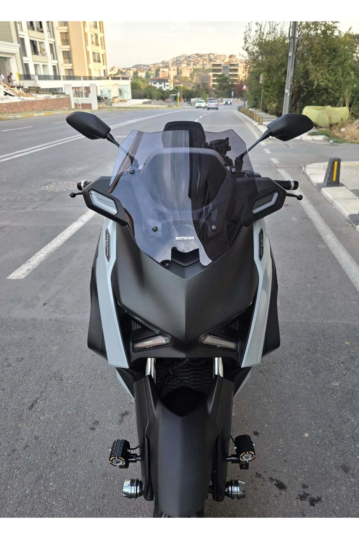 Yamaha Xmax Techmax Ön Cam 2025-2026 Model 39cm Füme Renkli 4mm A