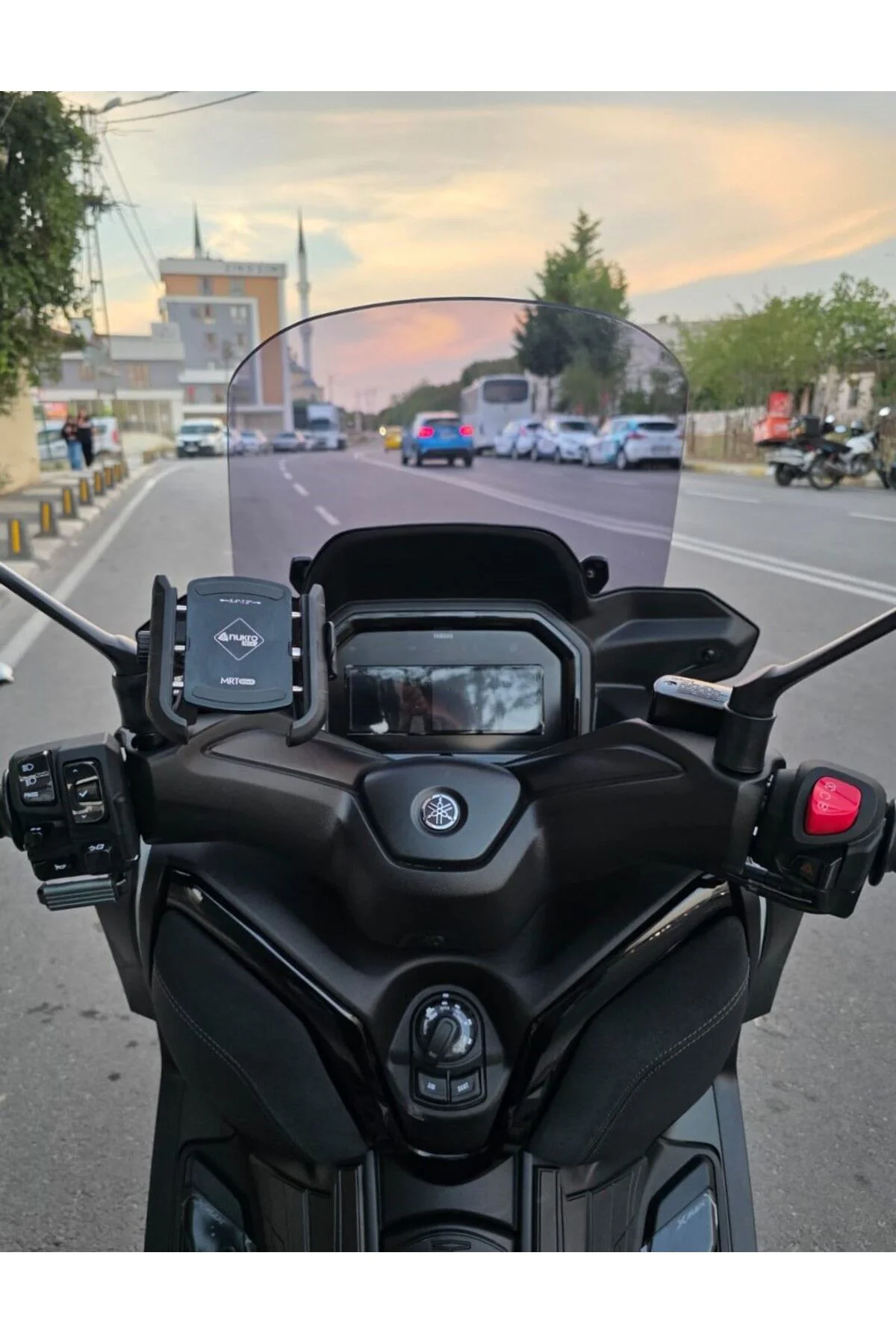 Yamaha Xmax Techmax Ön Cam 2025-2026 Model 52cm Füme Renkli 4mm A