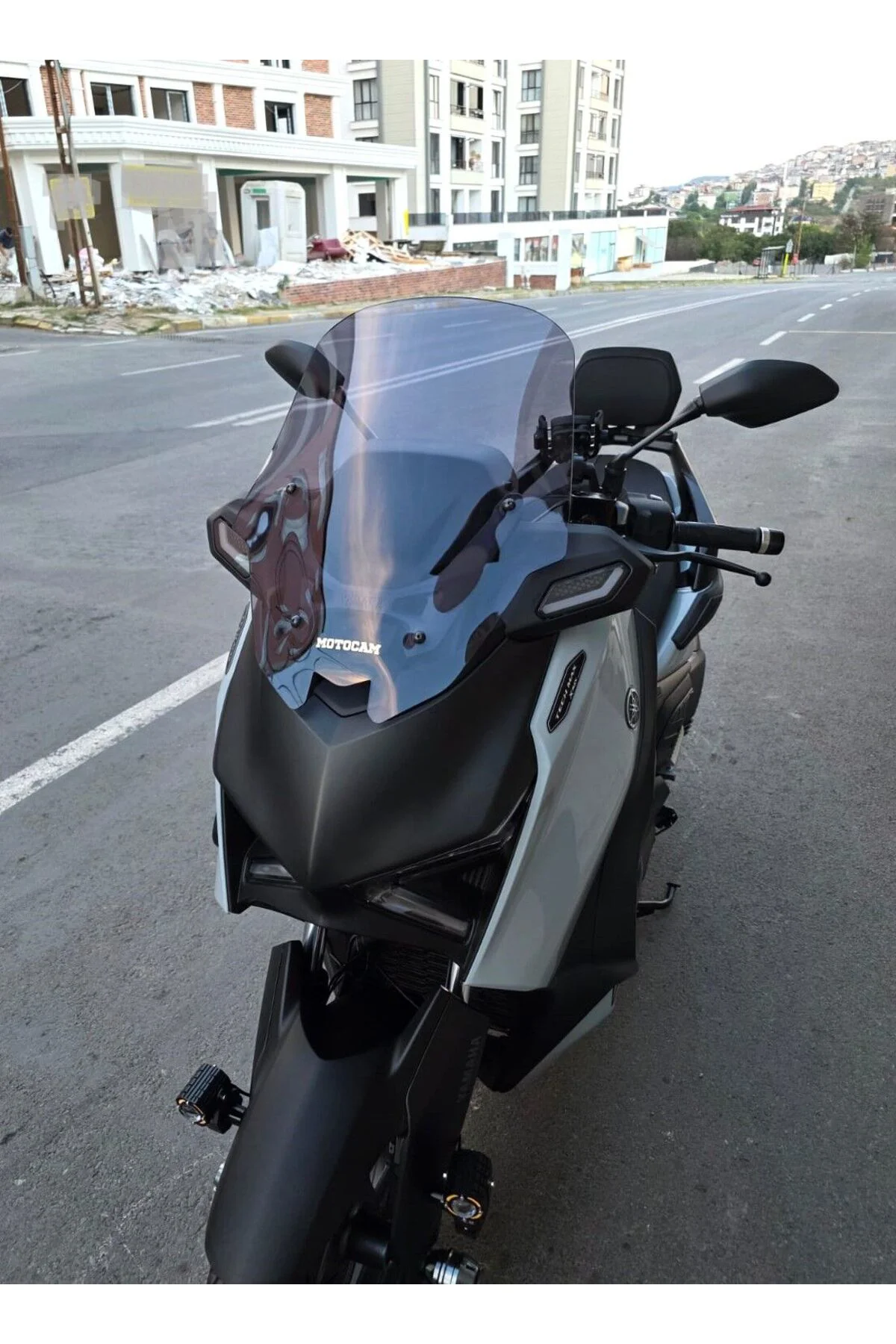 Yamaha Xmax Techmax Ön Cam 2025-2026 Model 52cm Füme Renkli 4mm A