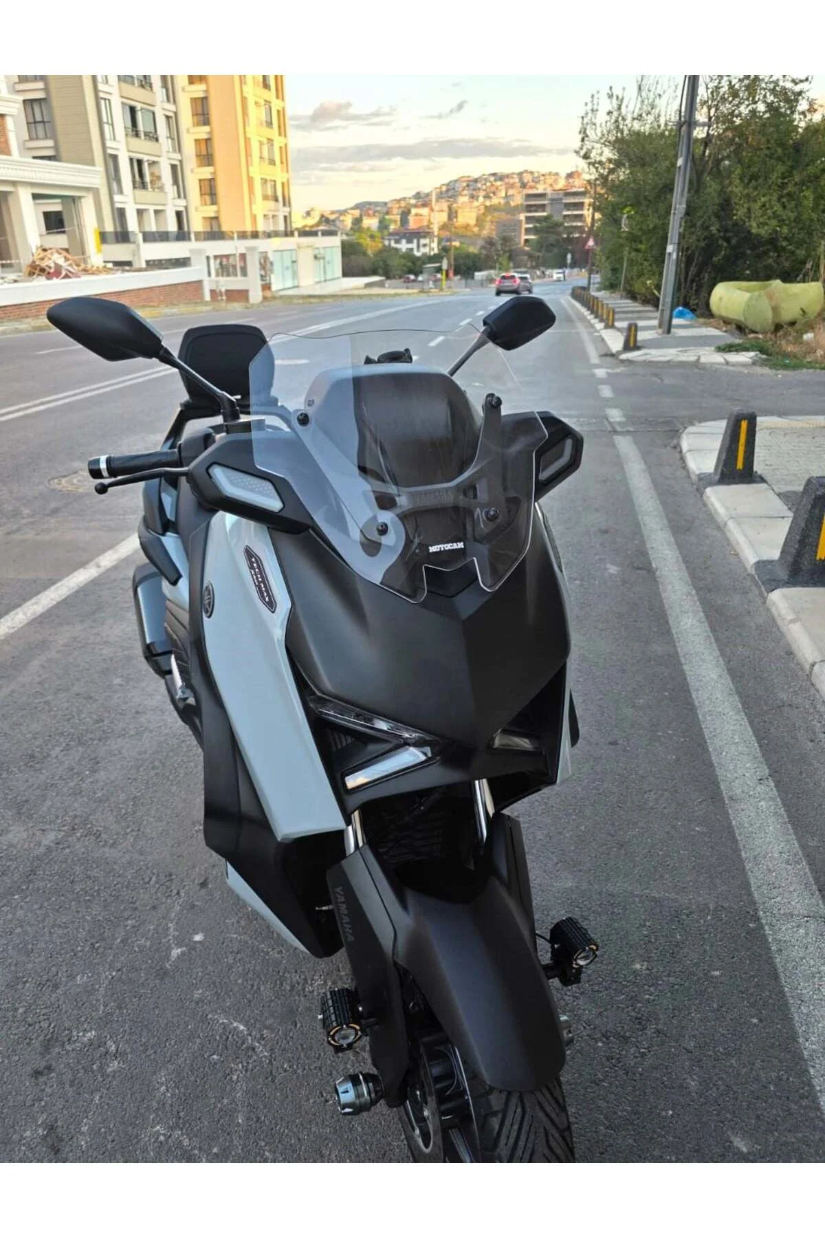 Yamaha Xmax Techmax Ön Cam 2025-2026 Model 39cm Şeffaf Renkli 4mm