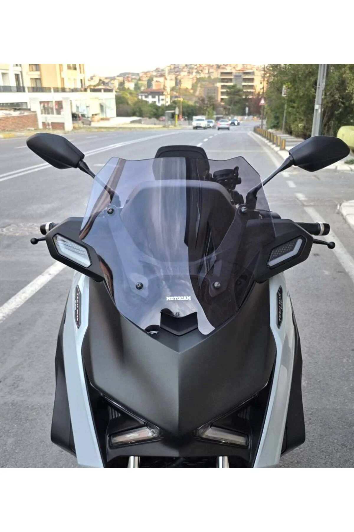 Yamaha Xmax Techmax Ön Cam 2025-2026 Model 39cm Füme Renkli 4mm A