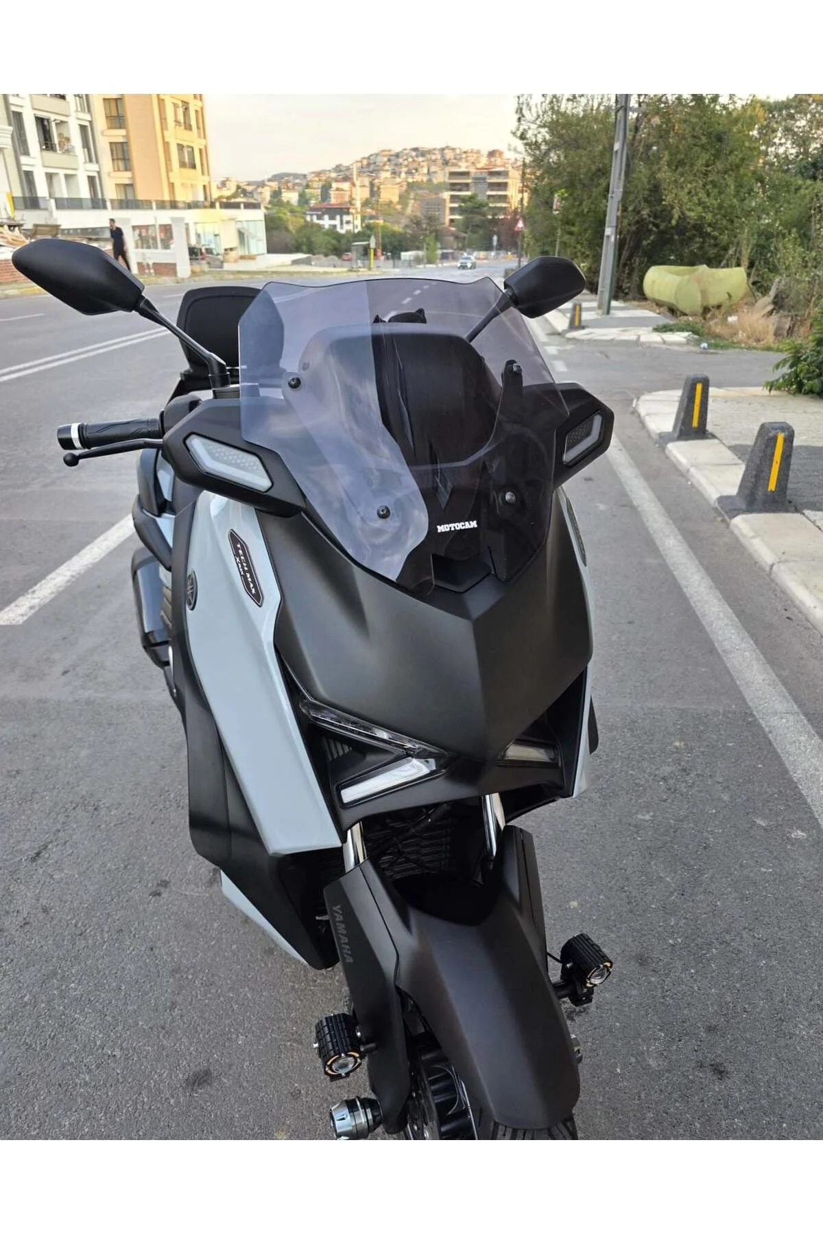 Yamaha Xmax Techmax Ön Cam 2025-2026 Model 39cm Füme Renkli 4mm A