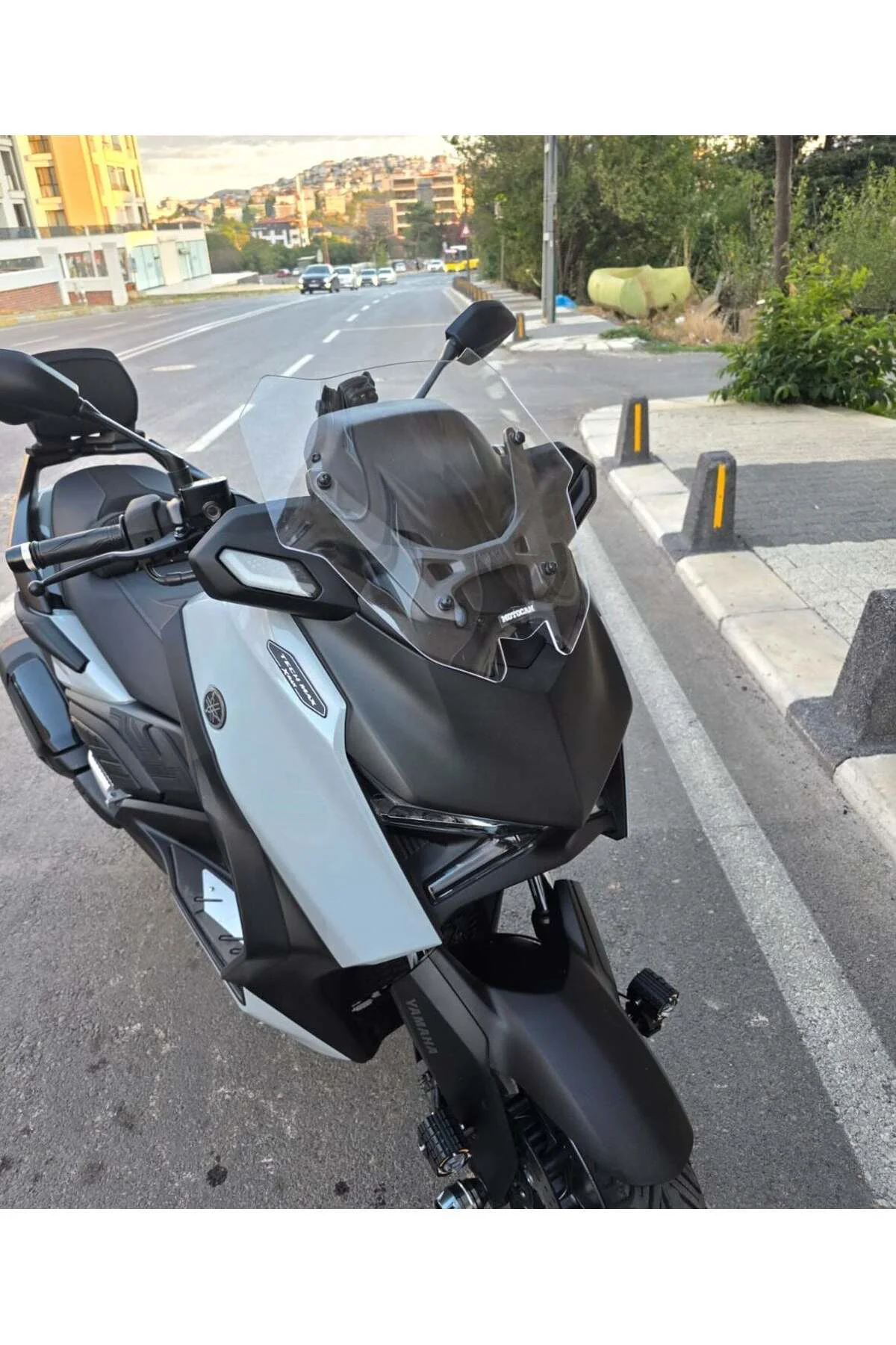 Yamaha Xmax Techmax Ön Cam 2025-2026 Model 39cm Şeffaf Renkli 4mm