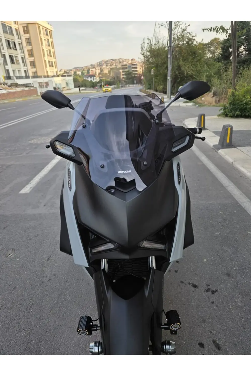 Yamaha Xmax Techmax Ön Cam 2025 Model 39cm Füme Renkli 4mm Asansö