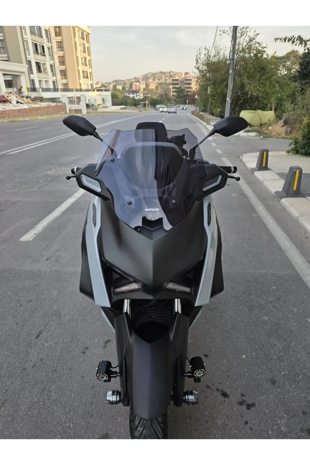 Yamaha Xmax Techmax Ön Cam 2025 Model 39cm Füme Renkli 4mm Asansö