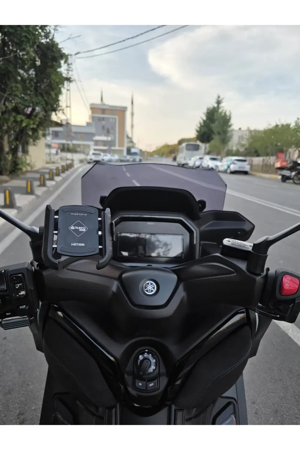 Yamaha Xmax Techmax Ön Cam 2025 Model 39cm Füme Renkli 4mm Asansö