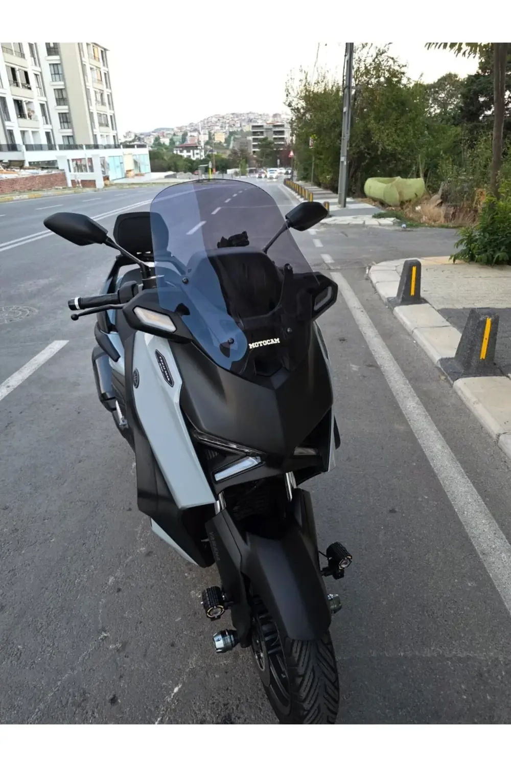 Yamaha Xmax Techmax Ön Cam 2025 Model 52cm Füme Renkli 4mm Asansö