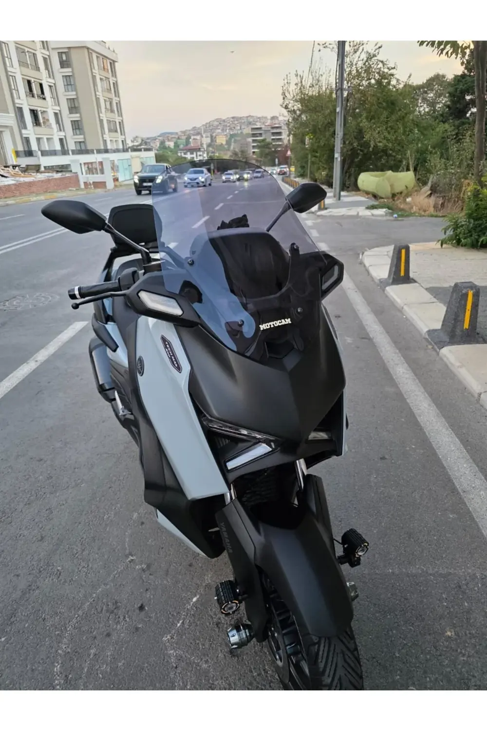 Yamaha Xmax Techmax Ön Cam 2025 Model 52cm Füme Renkli 4mm Asansö
