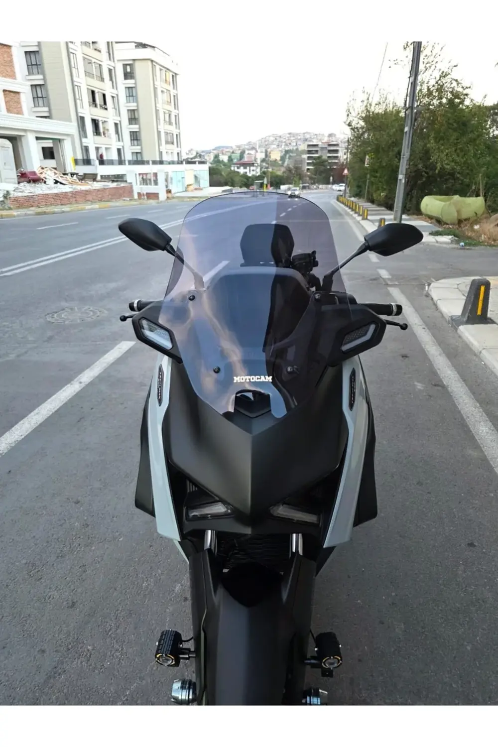 Yamaha Xmax Techmax Ön Cam 2025 Model 52cm Füme Renkli 4mm Asansö