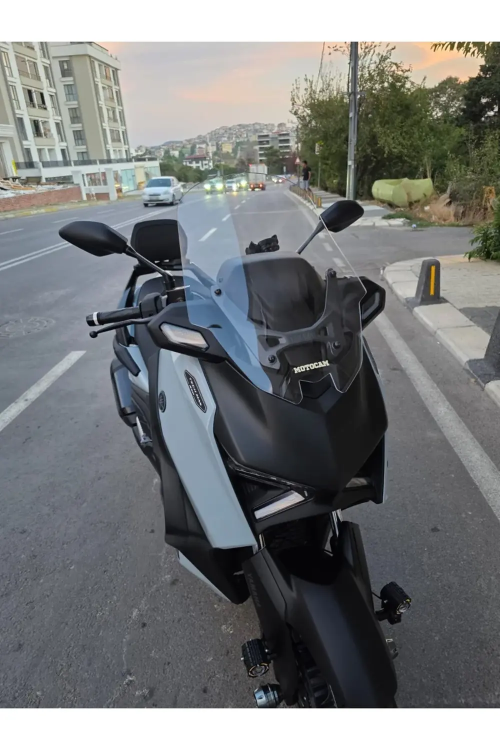 Yamaha Xmax Techmax Ön Cam 2025 Model 52cm Şeffaf Renkli 4mm Asan Yamaha Xmax Techmax Ön Cam 2025 Model 52cm Şeffaf Renkli 4mm Asan