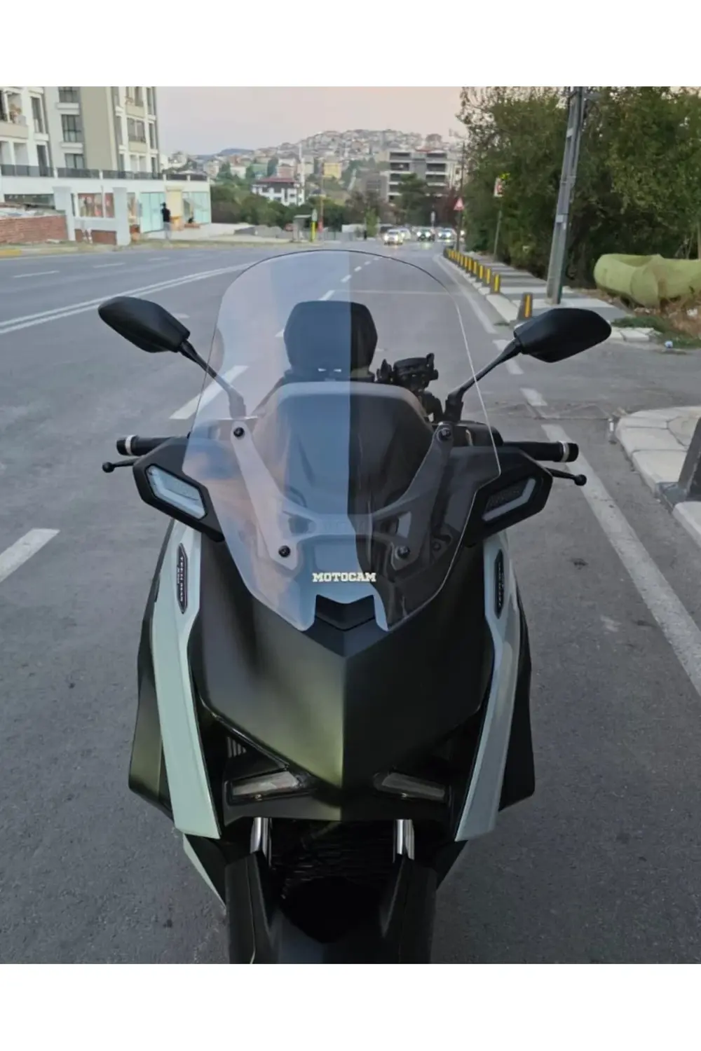 Yamaha Xmax Techmax Ön Cam 2025 Model 52cm Şeffaf Renkli 4mm Asan Yamaha Xmax Techmax Ön Cam 2025 Model 52cm Şeffaf Renkli 4mm Asan