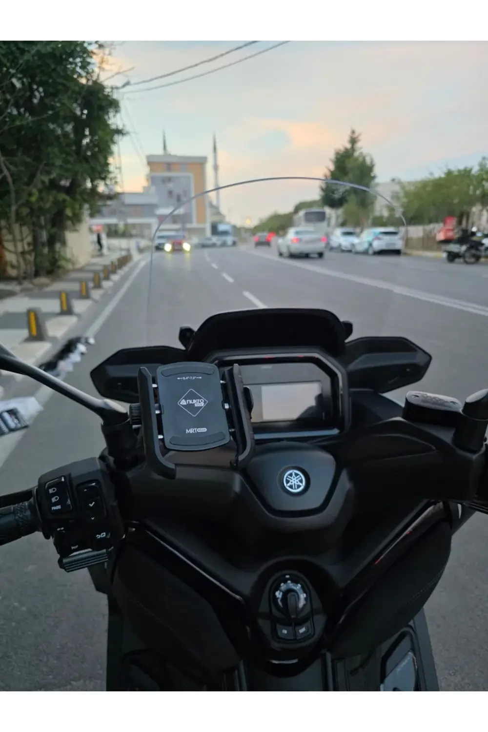Yamaha Xmax Techmax Ön Cam 2025 Model 52cm Şeffaf Renkli 4mm Asan Yamaha Xmax Techmax Ön Cam 2025 Model 52cm Şeffaf Renkli 4mm Asan