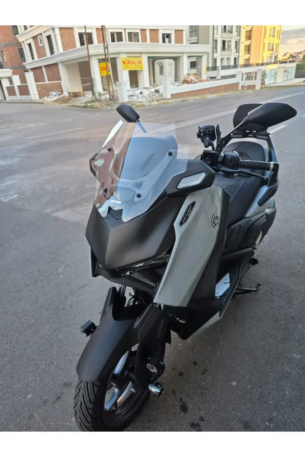 Yamaha Xmax Techmax Siperlik Ön Cam 2025 Model 39cm Şeffaf Renkli