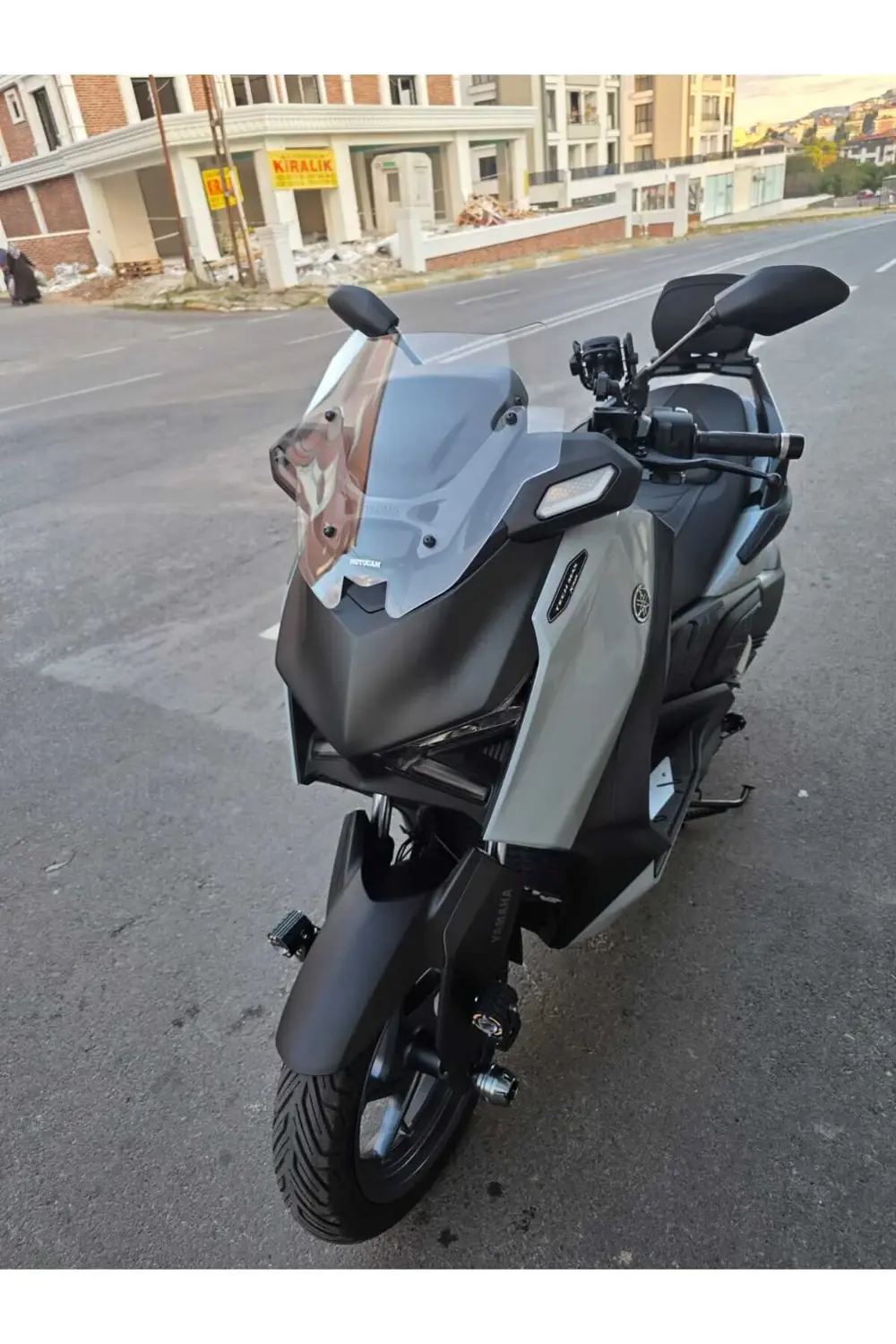 Yamaha Xmax Techmax Siperlik Ön Cam 2025 Model 39cm Şeffaf Renkli