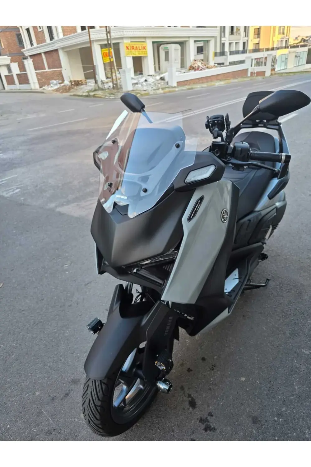 Yamaha Xmax Techmax Siperlik Ön Cam 2025 Model 39cm Şeffaf Renkli