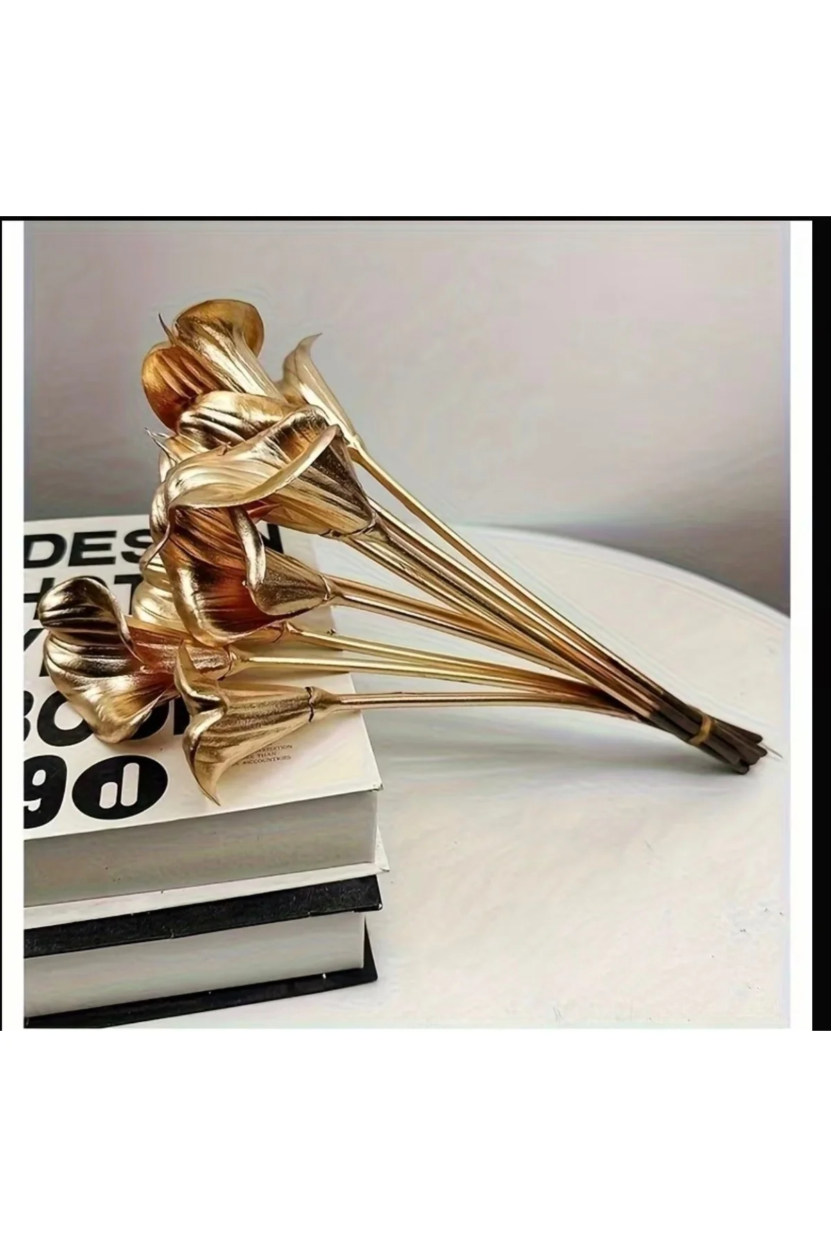 Yapay Gold Gala Çiçeği Demeti 34 cm – Altın Sarısı Islak Dokulu Gala Çiçek Vazo Aranjmanı